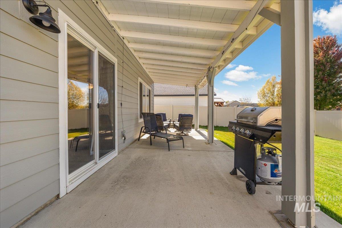 1201 N Bowknot Lake Ave, Star, Idaho 83669, 4 Bedrooms, 2.5 Bathrooms, Residential For Sale, Price $545,000, 99003825