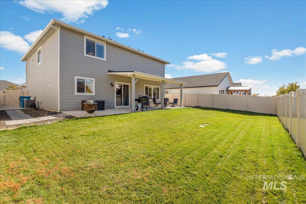 1201 N Bowknot Lake Ave, Star, Idaho 83669, 4 Bedrooms, 2.5 Bathrooms, Residential For Sale, Price $545,000, 99003825