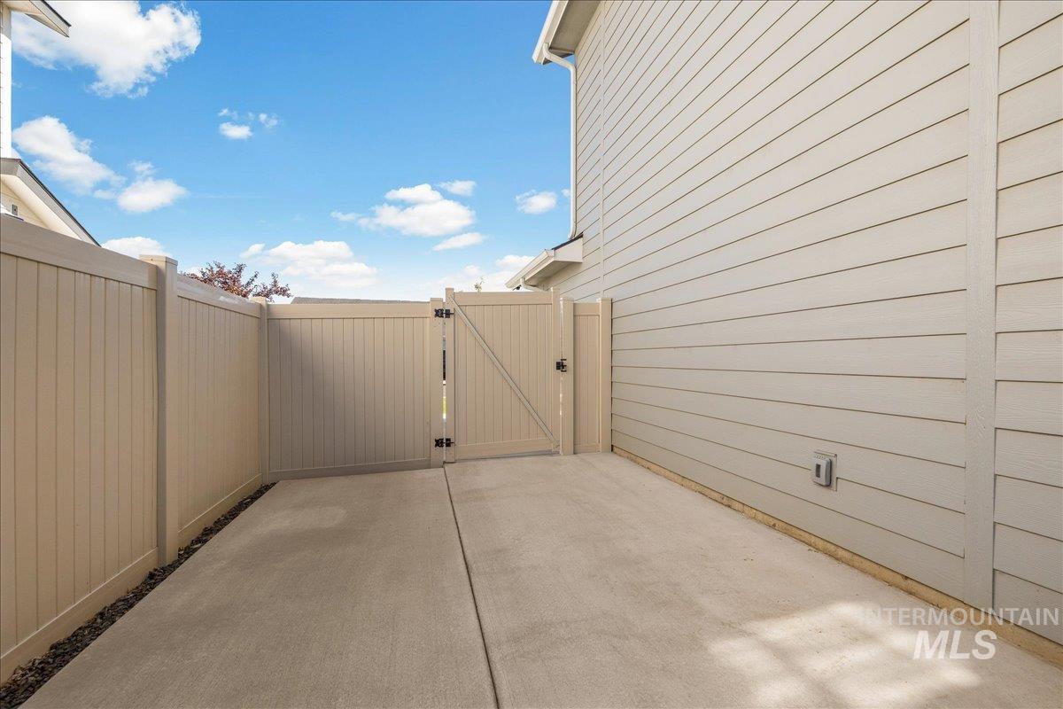 1201 N Bowknot Lake Ave, Star, Idaho 83669, 4 Bedrooms, 2.5 Bathrooms, Residential For Sale, Price $545,000, 99003825