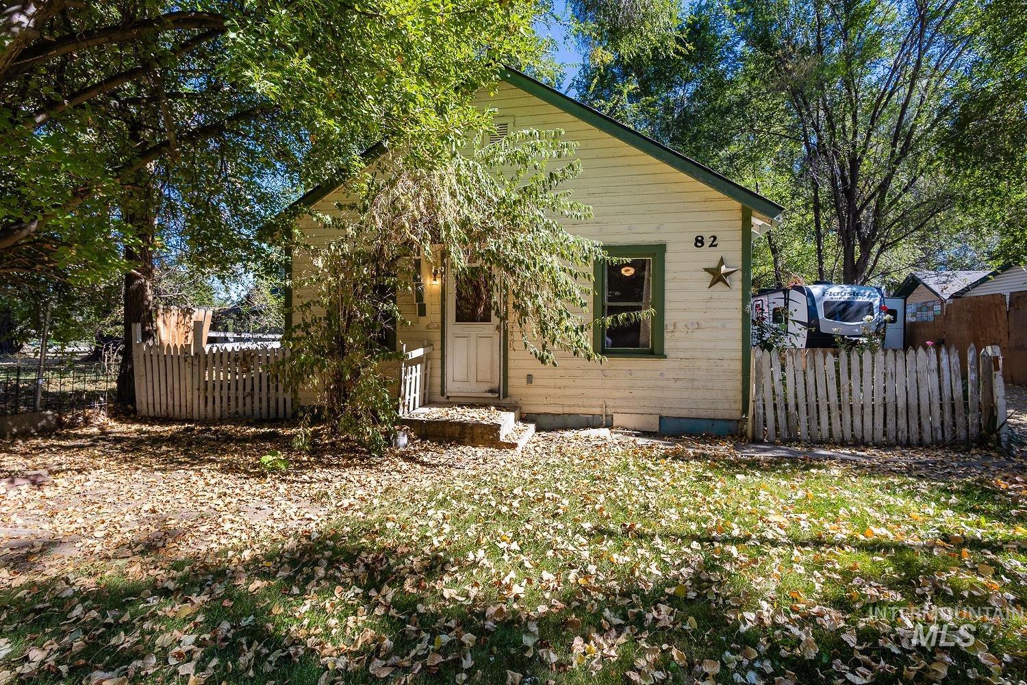 82 N Sugar Ln, Nampa, Idaho 83687, 2 Bedrooms, 1 Bathroom, Residential For Sale, Price $250,000,MLS 99003827