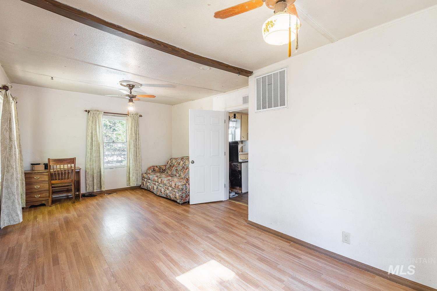 82 N Sugar Ln, Nampa, Idaho 83687, 2 Bedrooms, 1 Bathroom, Residential For Sale, Price $250,000,MLS 99003827