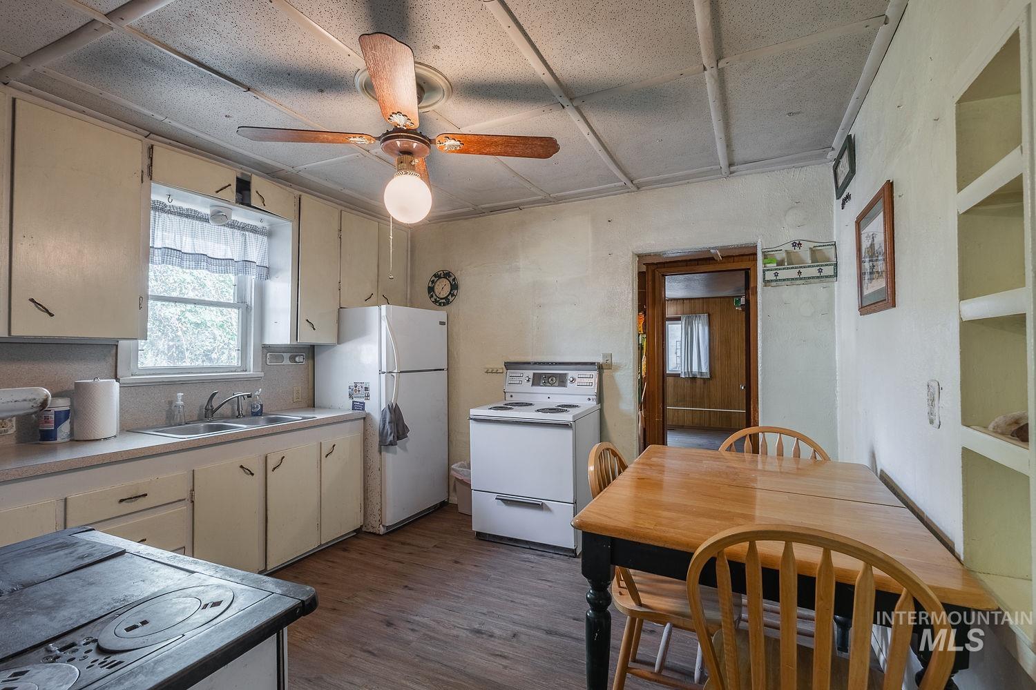 82 N Sugar Ln, Nampa, Idaho 83687, 2 Bedrooms, 1 Bathroom, Residential For Sale, Price $250,000,MLS 99003827