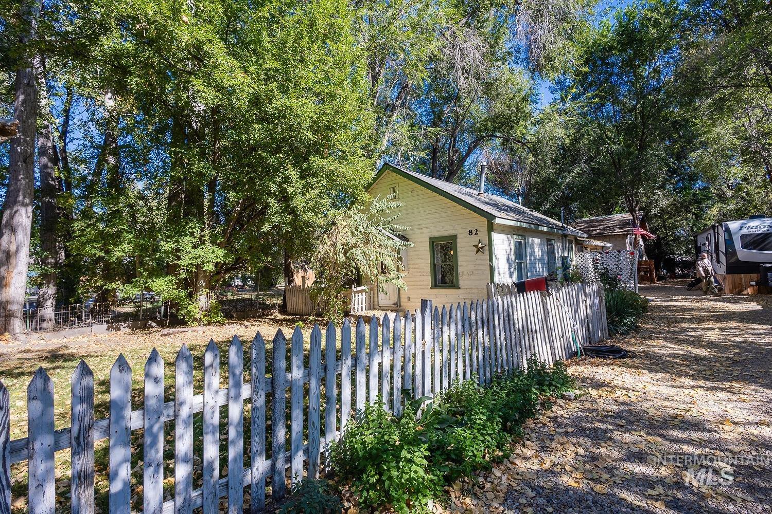82 N Sugar Ln, Nampa, Idaho 83687, 2 Bedrooms, 1 Bathroom, Residential For Sale, Price $250,000,MLS 99003827