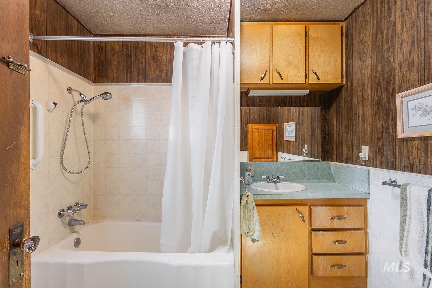 82 N Sugar Ln, Nampa, Idaho 83687, 2 Bedrooms, 1 Bathroom, Residential For Sale, Price $250,000,MLS 99003827