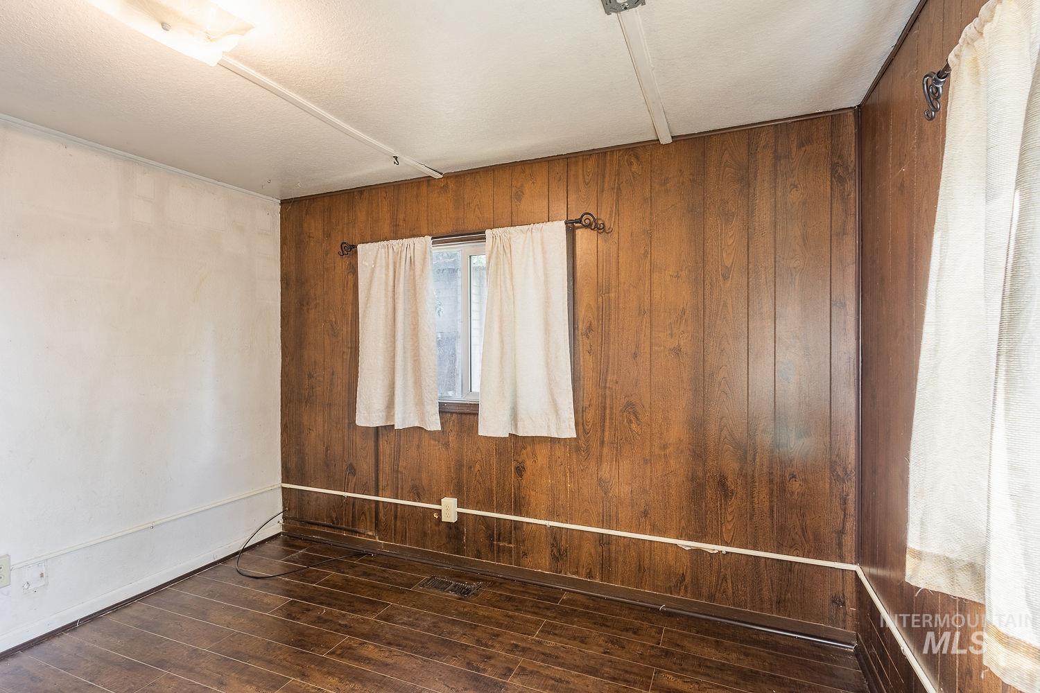 82 N Sugar Ln, Nampa, Idaho 83687, 2 Bedrooms, 1 Bathroom, Residential For Sale, Price $250,000,MLS 99003827