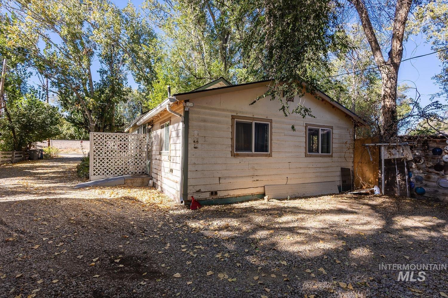 82 N Sugar Ln, Nampa, Idaho 83687, 2 Bedrooms, 1 Bathroom, Residential For Sale, Price $250,000,MLS 99003827