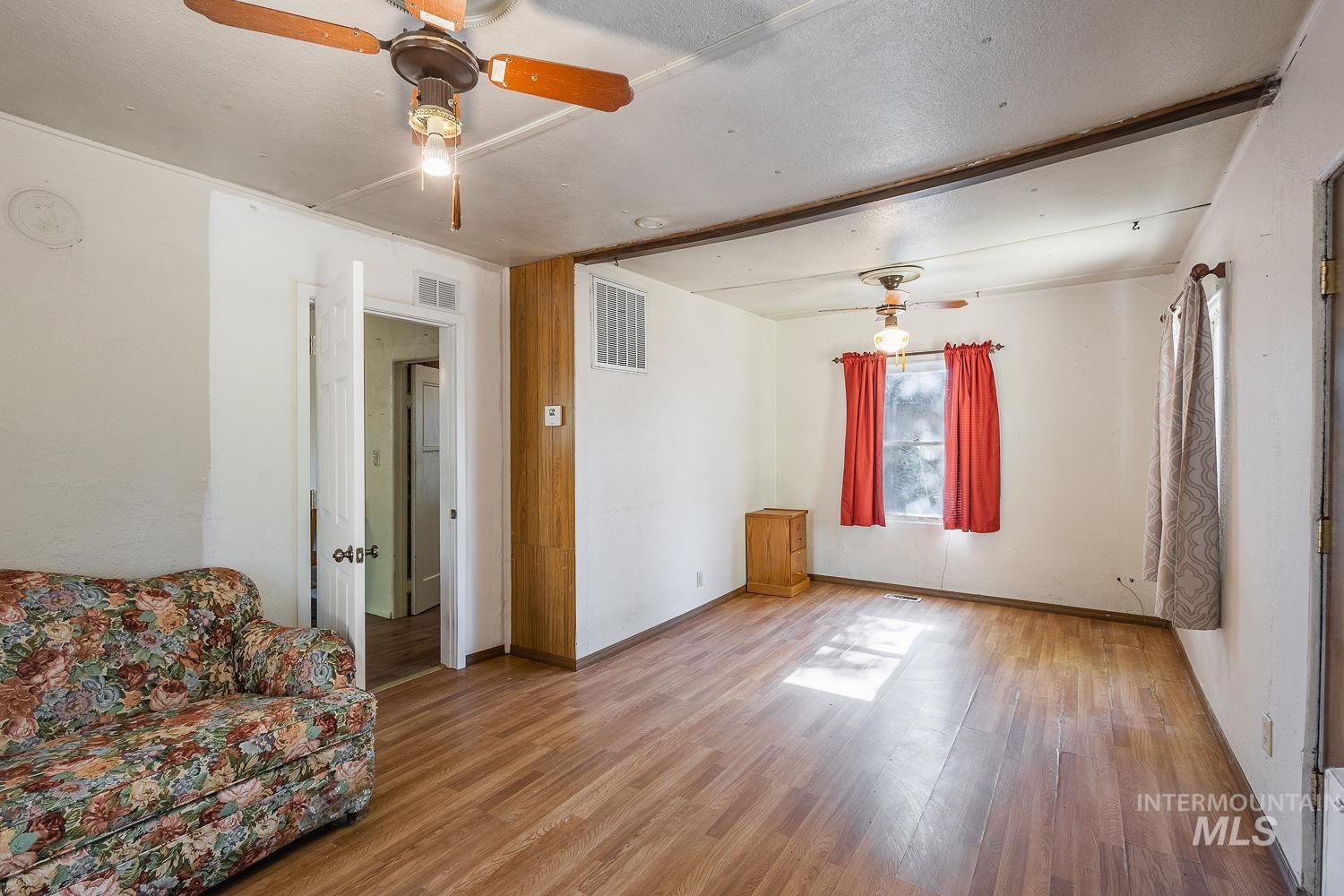 82 N Sugar Ln, Nampa, Idaho 83687, 2 Bedrooms, 1 Bathroom, Residential For Sale, Price $250,000,MLS 99003827
