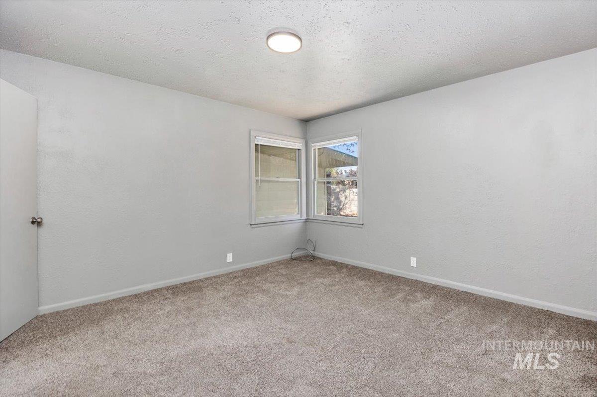 586 Fillmore, Twin Falls, Idaho 83301, 3 Bedrooms, 2 Bathrooms, Residential For Sale, Price $319,900, 99003829