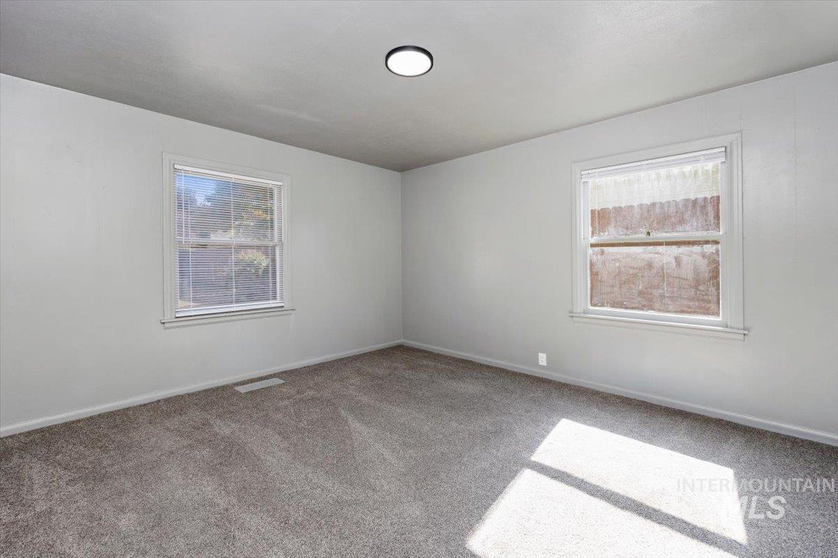 586 Fillmore, Twin Falls, Idaho 83301, 3 Bedrooms, 2 Bathrooms, Residential For Sale, Price $319,900, 99003829