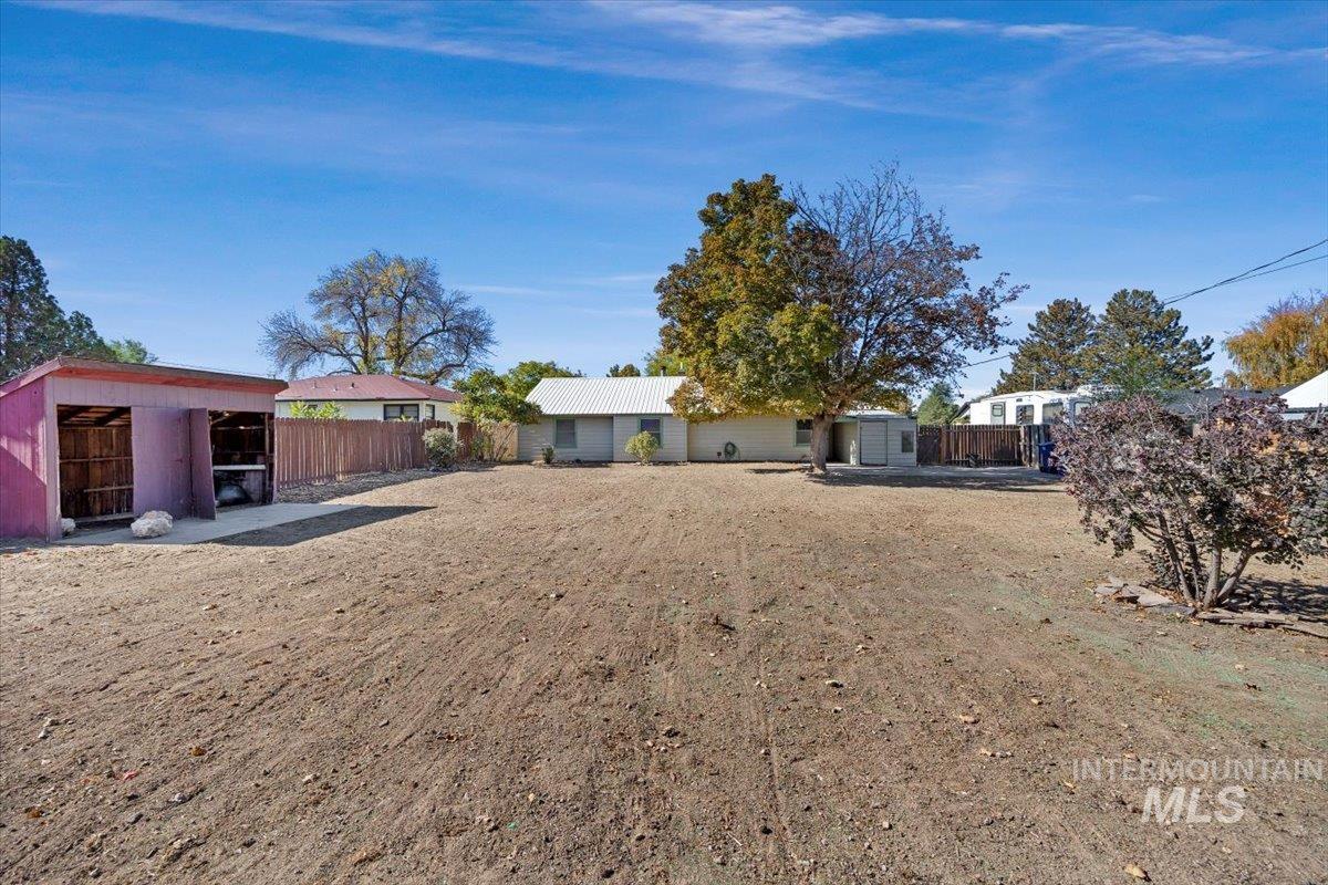 586 Fillmore, Twin Falls, Idaho 83301, 3 Bedrooms, 2 Bathrooms, Residential For Sale, Price $319,900, 99003829