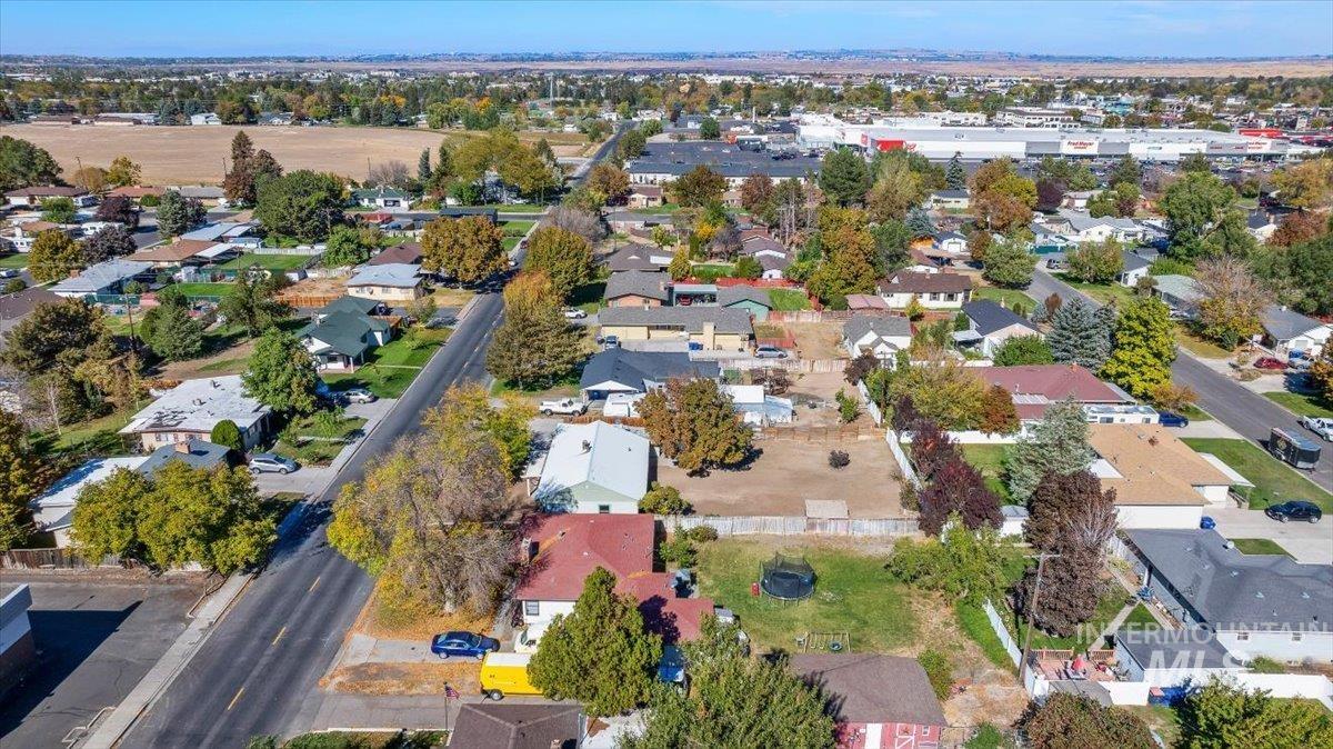 586 Fillmore, Twin Falls, Idaho 83301, 3 Bedrooms, 2 Bathrooms, Residential For Sale, Price $319,900, 99003829