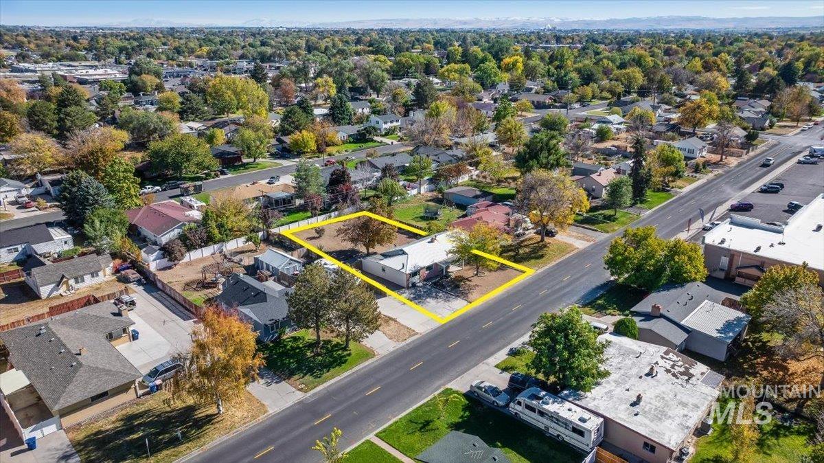 586 Fillmore, Twin Falls, Idaho 83301, 3 Bedrooms, 2 Bathrooms, Residential For Sale, Price $319,900, 99003829