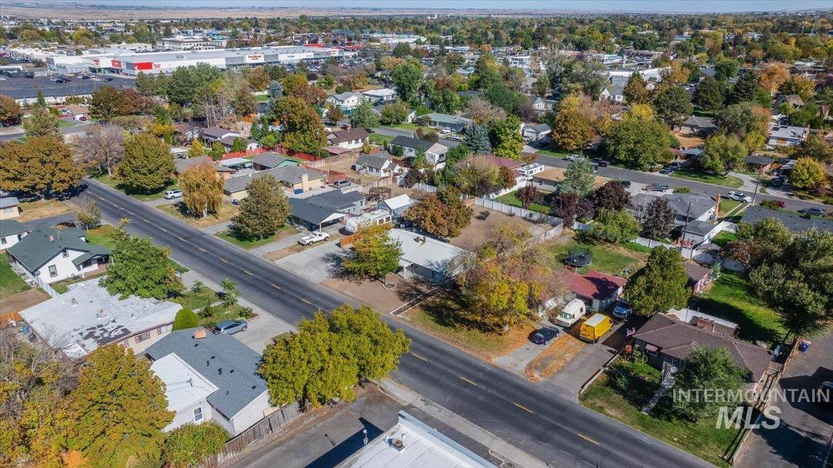 586 Fillmore, Twin Falls, Idaho 83301, 3 Bedrooms, 2 Bathrooms, Residential For Sale, Price $319,900, 99003829