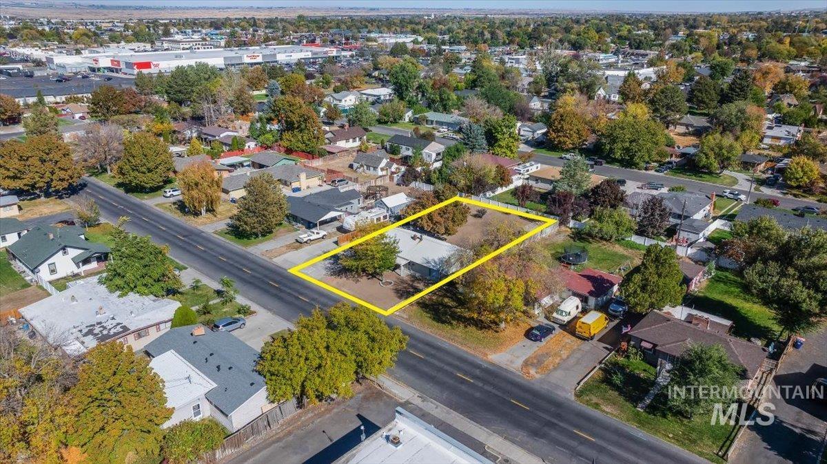 586 Fillmore, Twin Falls, Idaho 83301, 3 Bedrooms, 2 Bathrooms, Residential For Sale, Price $319,900, 99003829