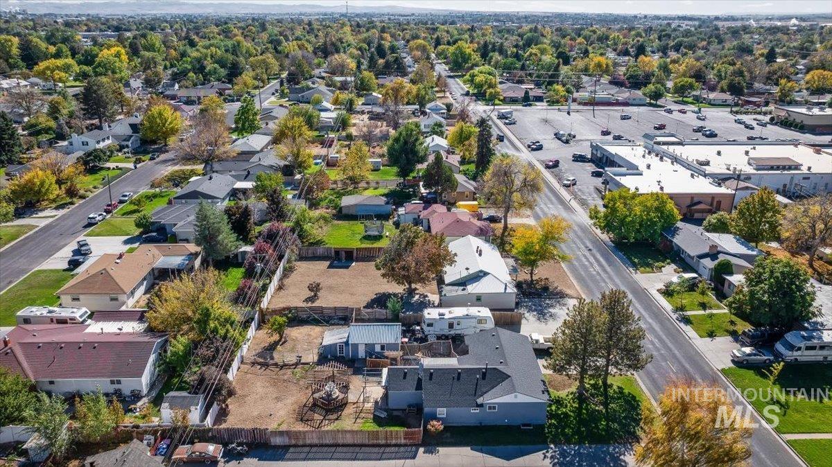 586 Fillmore, Twin Falls, Idaho 83301, 3 Bedrooms, 2 Bathrooms, Residential For Sale, Price $319,900, 99003829