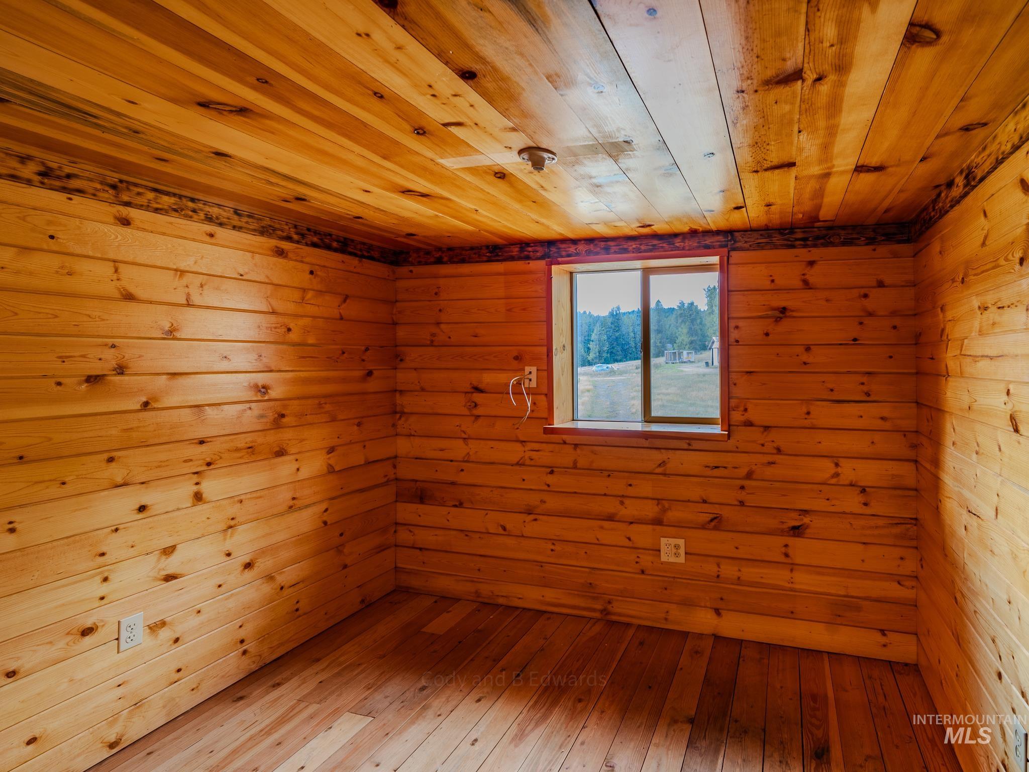 1308 Sweeney Hill Rd, Elk City, Idaho 83525, 1 Bedroom, 1 Bathroom, Residential For Sale, Price $213,000,MLS 99003830