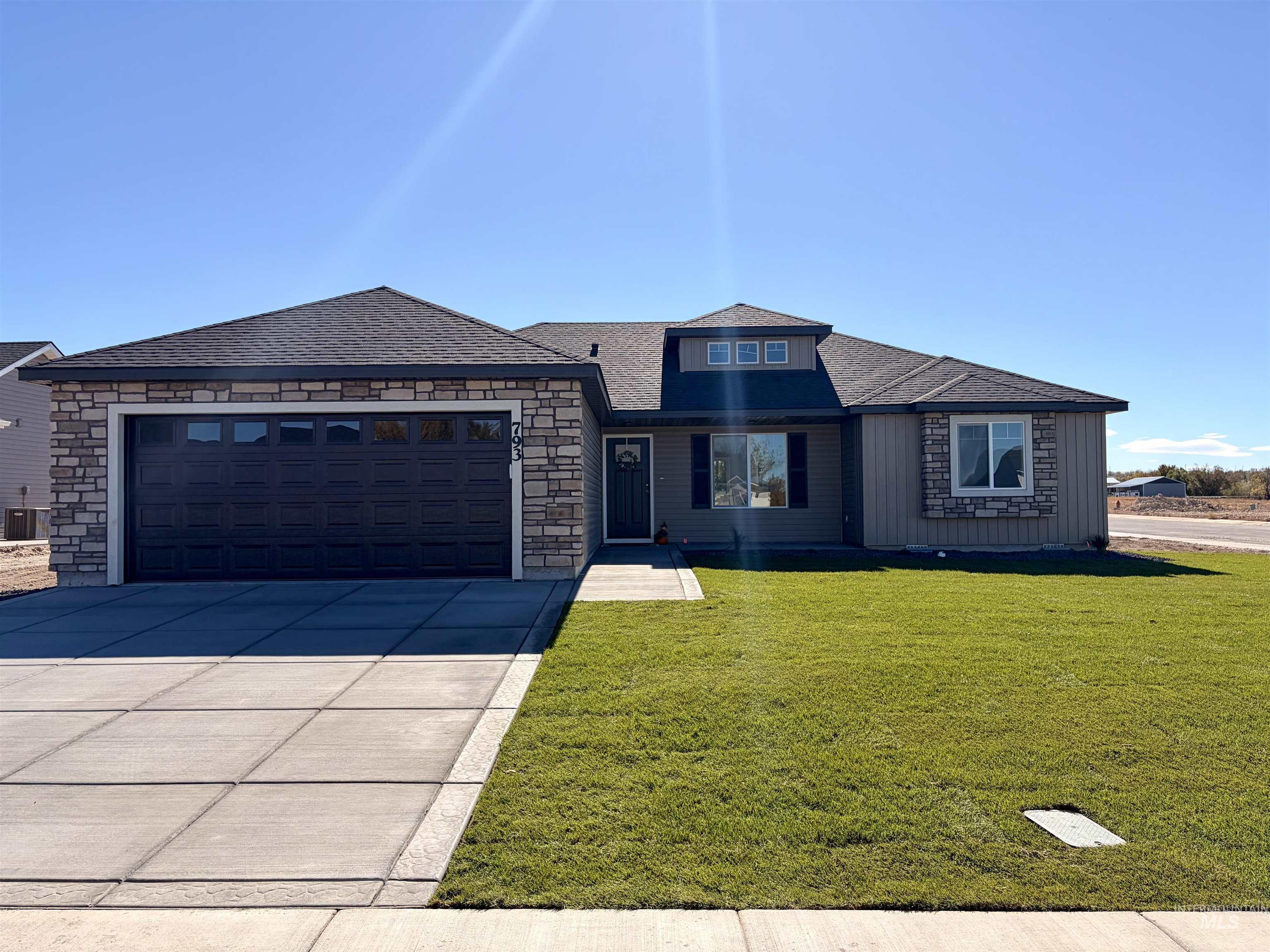 793 Waveland Avenue, Filer, Idaho 83328, 4 Bedrooms, 2 Bathrooms, Residential For Sale, Price $374,900, 99003832