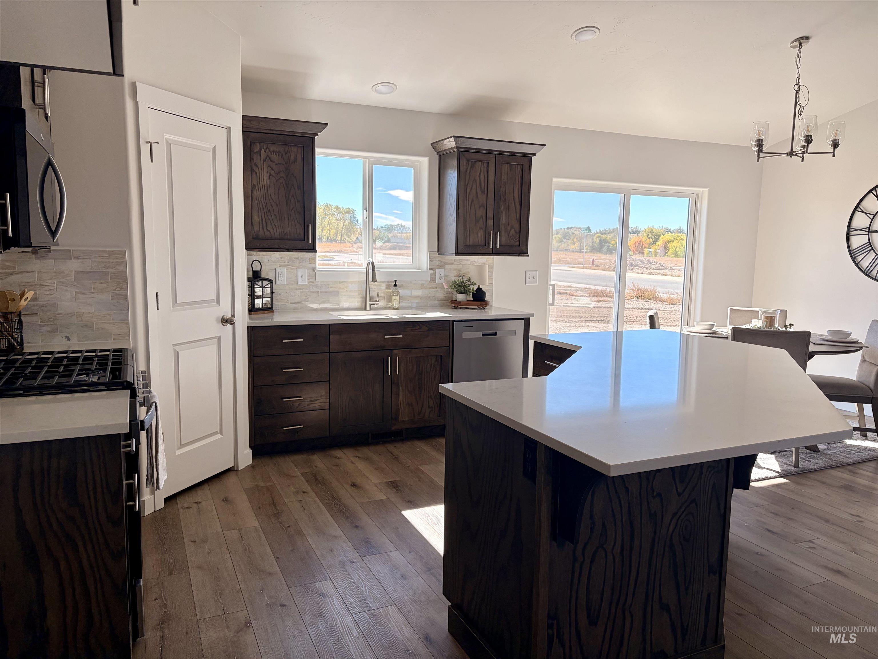 793 Waveland Avenue, Filer, Idaho 83328, 4 Bedrooms, 2 Bathrooms, Residential For Sale, Price $374,900, 99003832
