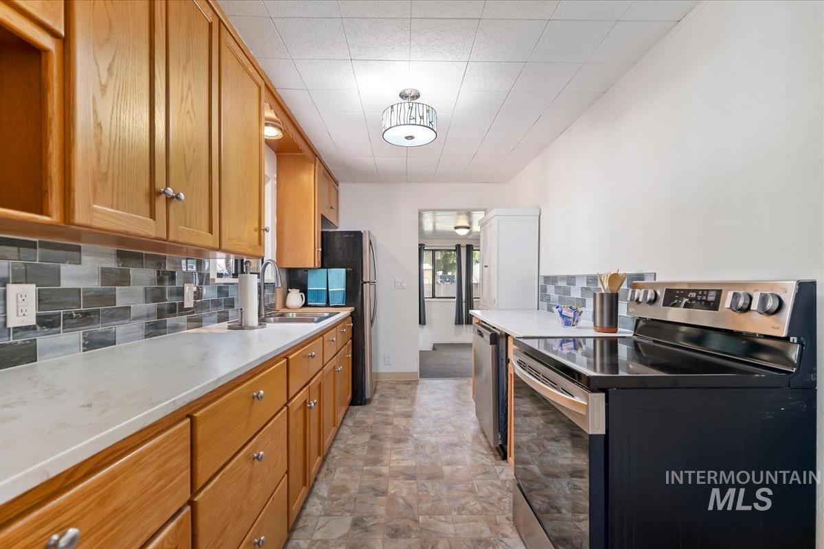 108 22nd Ave. S., Nampa, Idaho 83651, 2 Bedrooms, 1 Bathroom, Residential For Sale, Price $299,900, 99003833