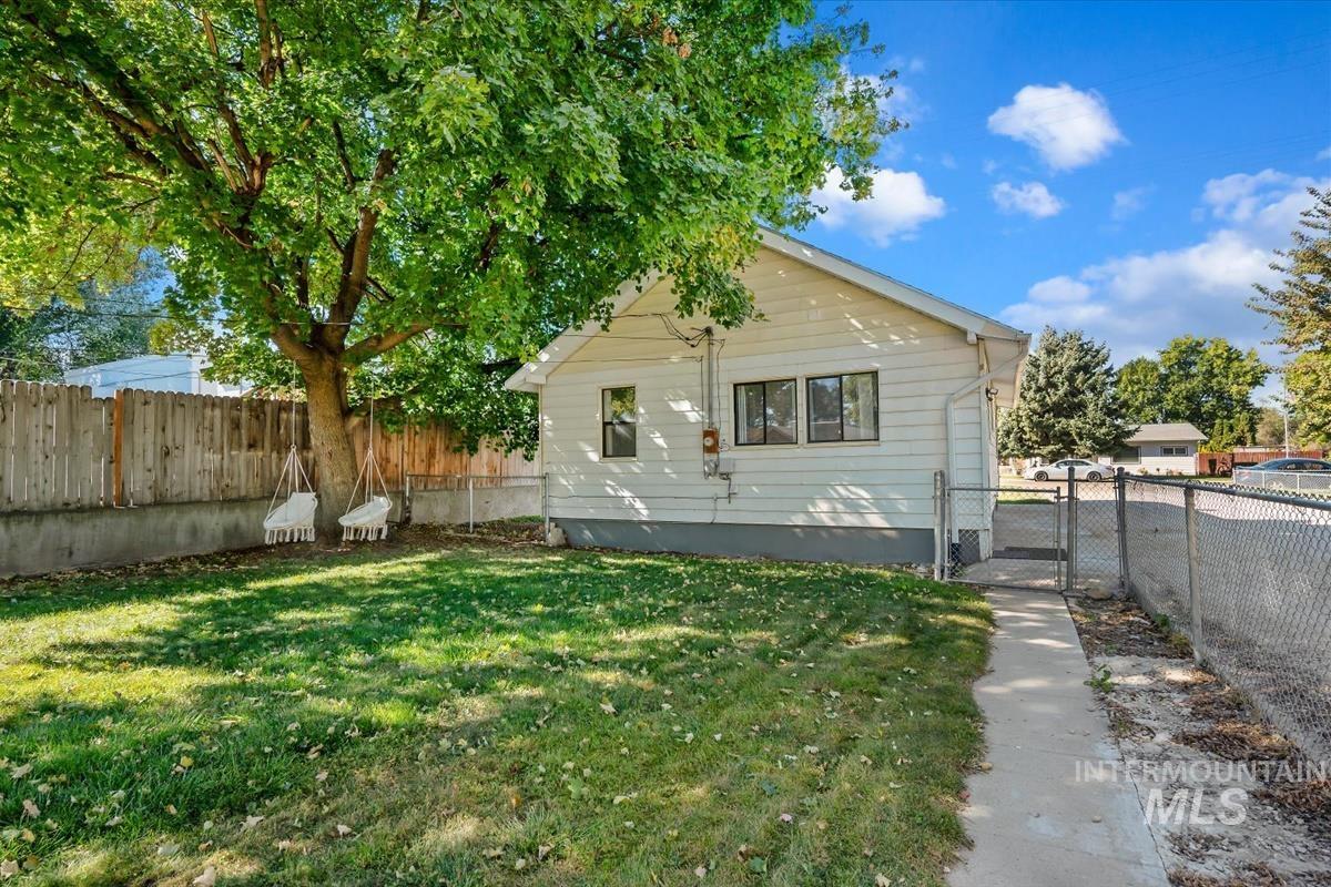 108 22nd Ave. S., Nampa, Idaho 83651, 2 Bedrooms, 1 Bathroom, Residential For Sale, Price $299,900, 99003833