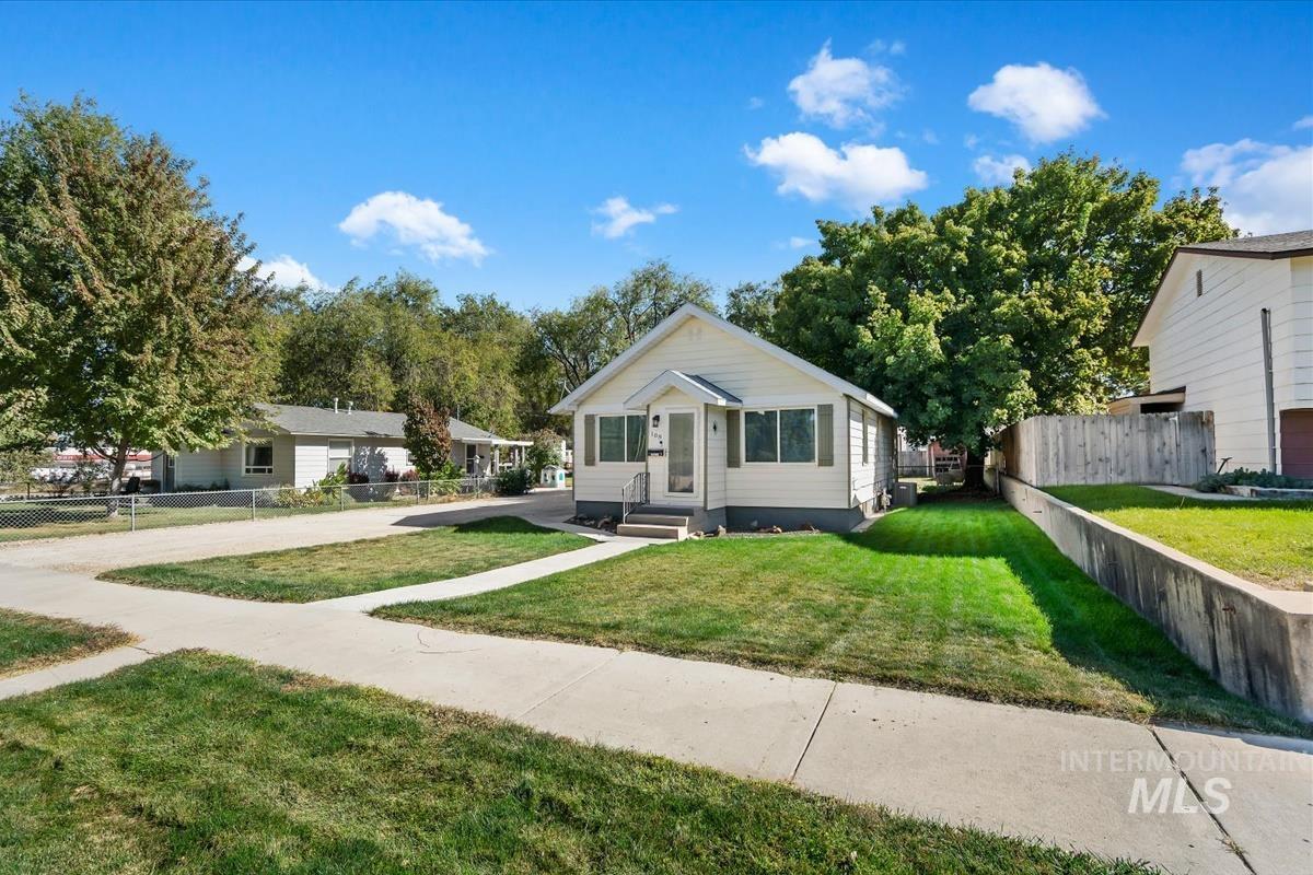 108 22nd Ave. S., Nampa, Idaho 83651, 2 Bedrooms, 1 Bathroom, Residential For Sale, Price $299,900, 99003833