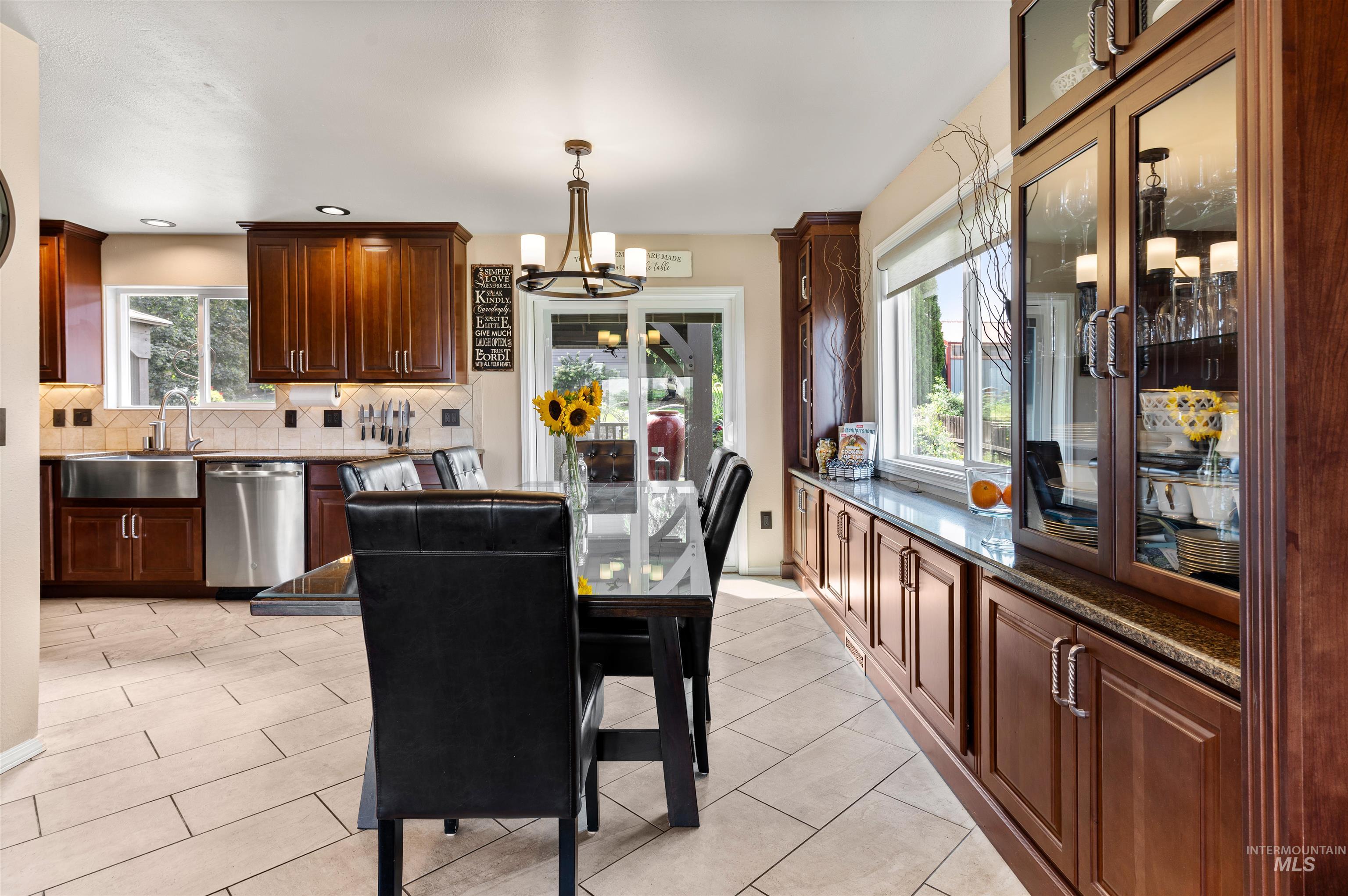 1623 9th Avenue, Clarkston, Washington 99403, 3 Bedrooms, 2 Bathrooms, Residential For Sale, Price $455,000, 99003834