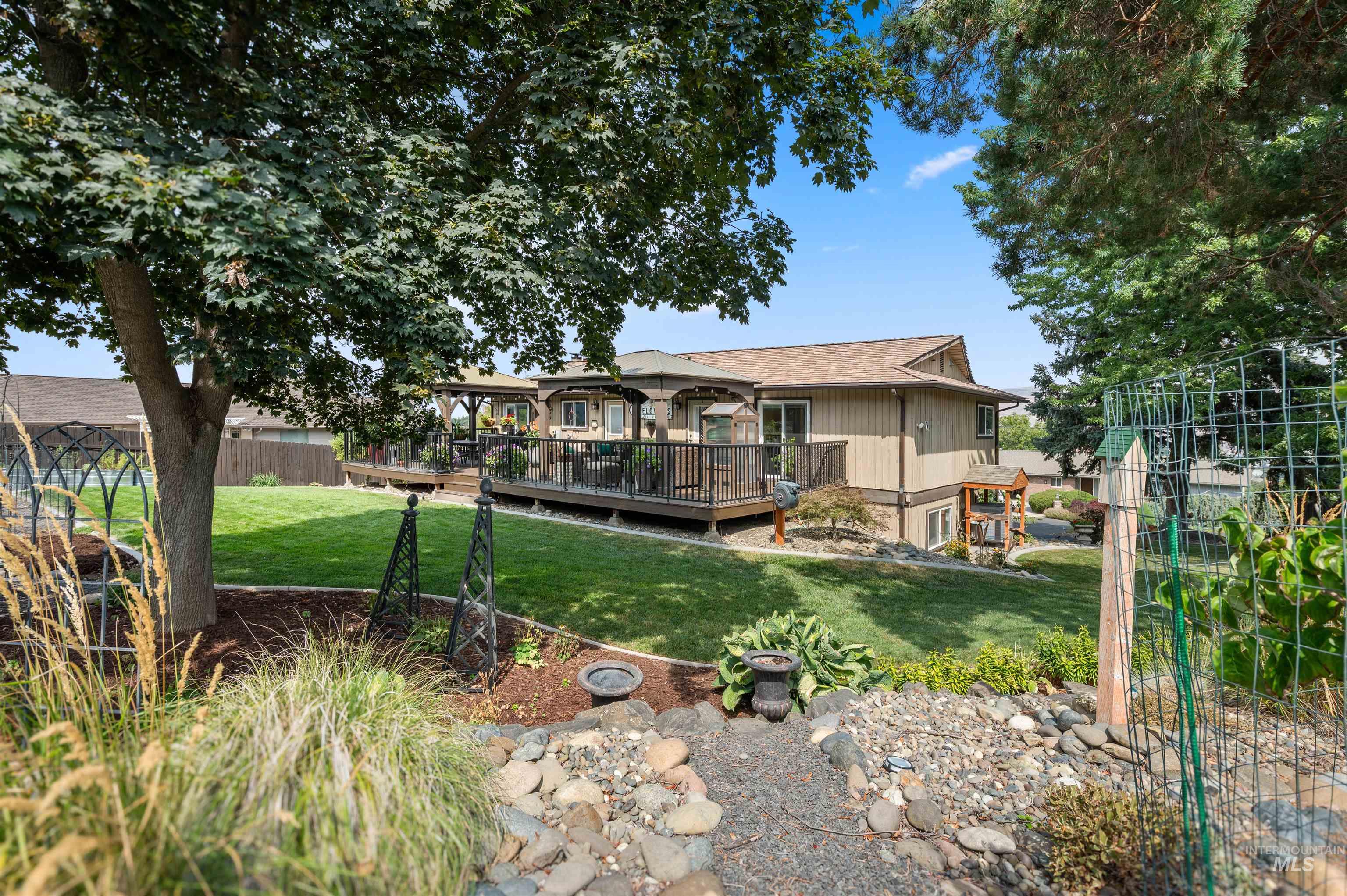 1623 9th Avenue, Clarkston, Washington 99403, 3 Bedrooms, 2 Bathrooms, Residential For Sale, Price $455,000, 99003834