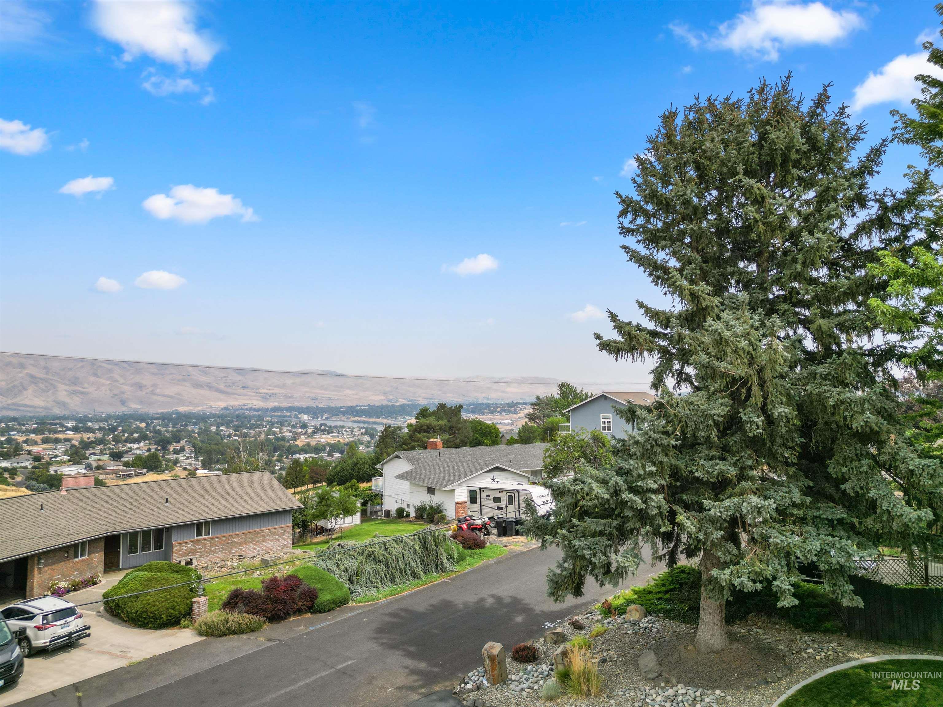 1623 9th Avenue, Clarkston, Washington 99403, 3 Bedrooms, 2 Bathrooms, Residential For Sale, Price $455,000, 99003834