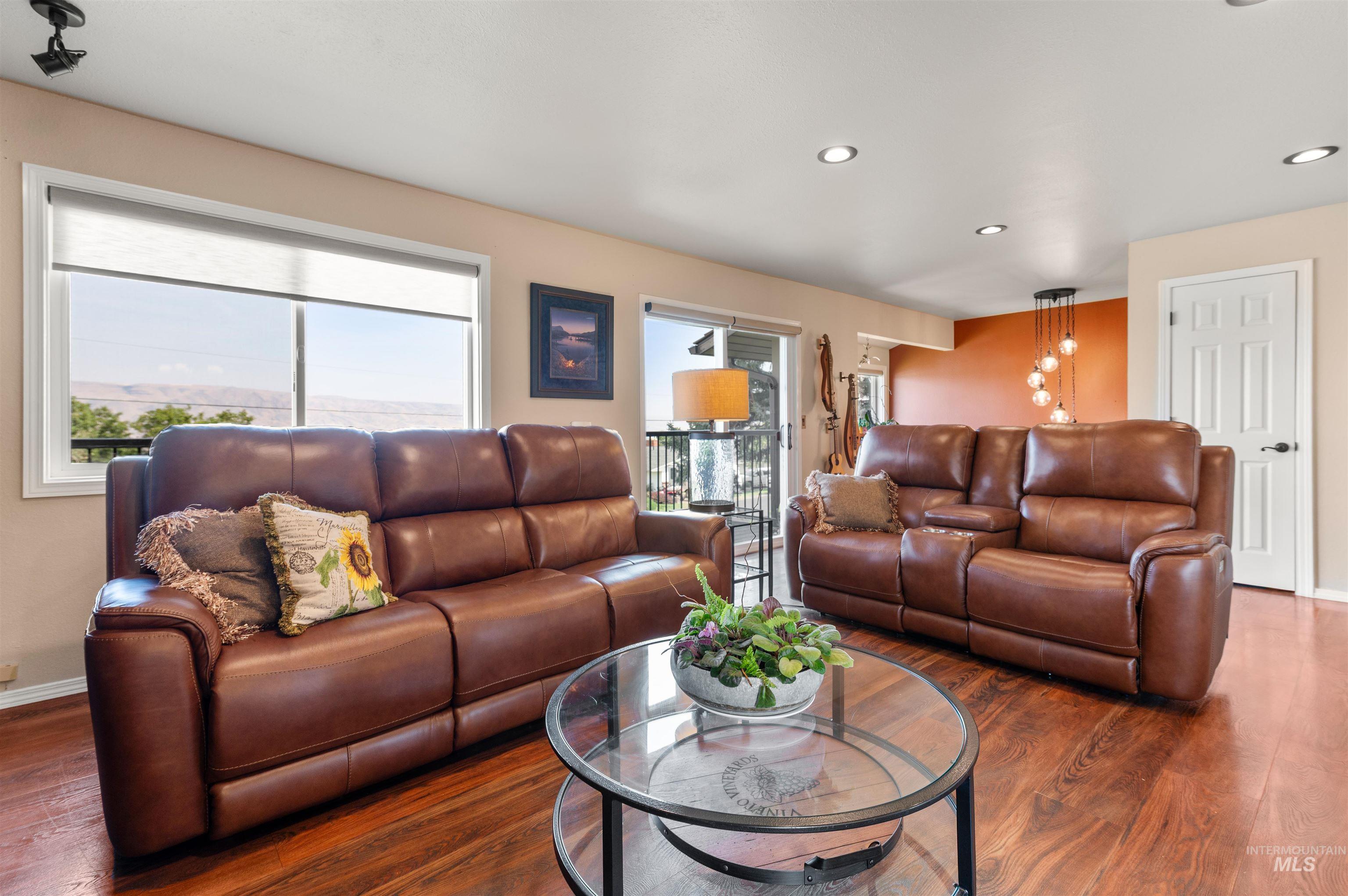 1623 9th Avenue, Clarkston, Washington 99403, 3 Bedrooms, 2 Bathrooms, Residential For Sale, Price $455,000, 99003834