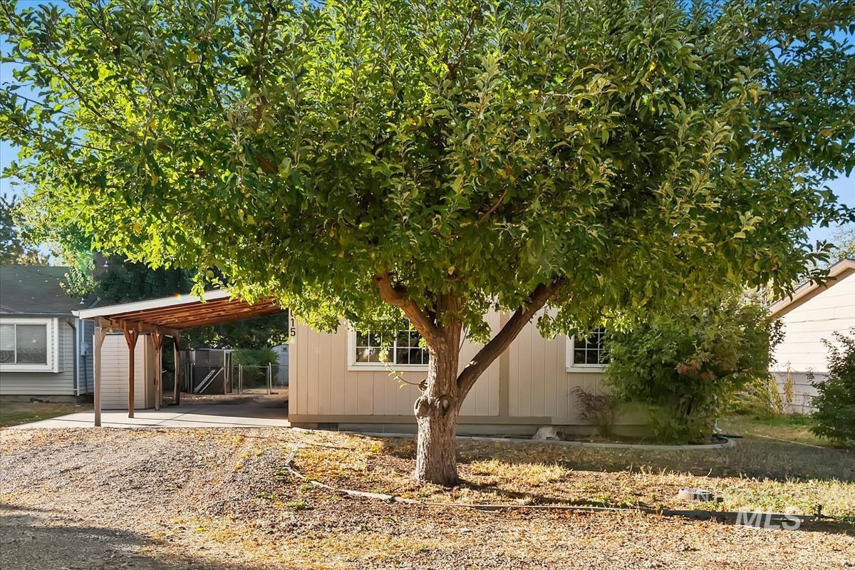 1015 W Owyhee St, Kuna, Idaho 83634, 3 Bedrooms, 2 Bathrooms, Residential For Sale, Price $365,000, 99003840