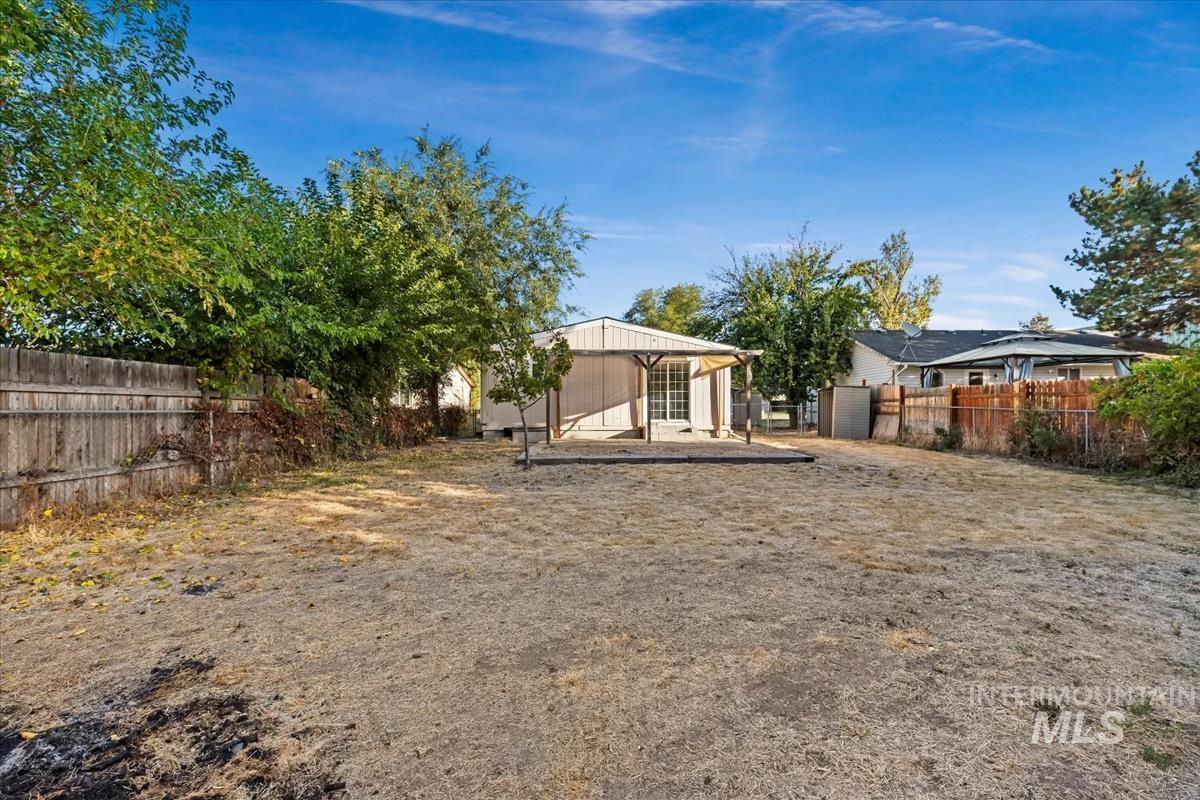 1015 W Owyhee St, Kuna, Idaho 83634, 3 Bedrooms, 2 Bathrooms, Residential For Sale, Price $365,000, 99003840