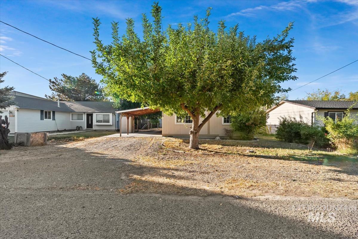1015 W Owyhee St, Kuna, Idaho 83634, 3 Bedrooms, 2 Bathrooms, Residential For Sale, Price $365,000, 99003840