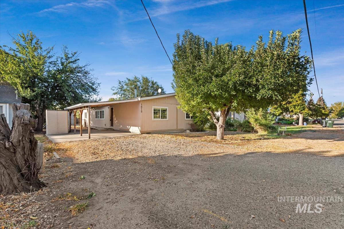 1015 W Owyhee St, Kuna, Idaho 83634, 3 Bedrooms, 2 Bathrooms, Residential For Sale, Price $365,000, 99003840