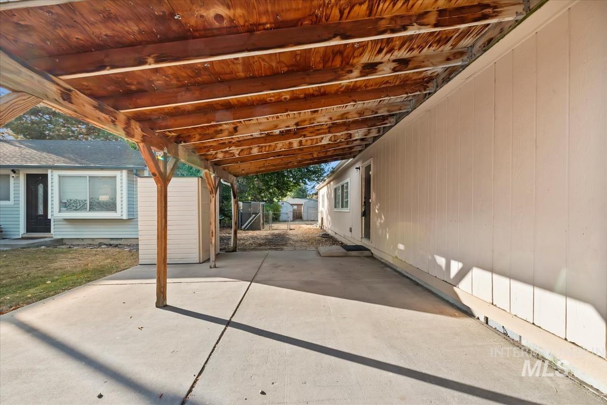1015 W Owyhee St, Kuna, Idaho 83634, 3 Bedrooms, 2 Bathrooms, Residential For Sale, Price $365,000, 99003840