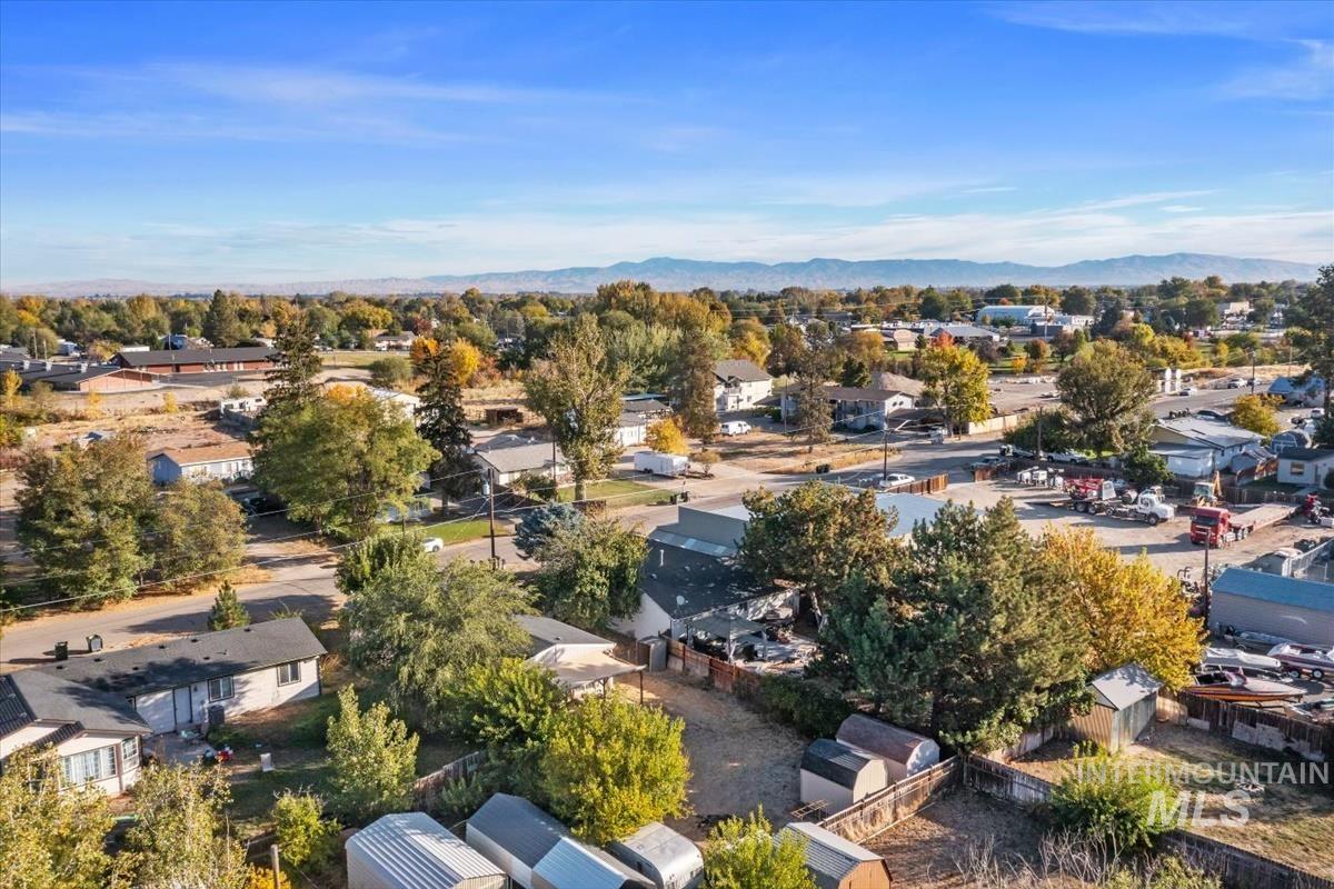 1015 W Owyhee St, Kuna, Idaho 83634, 3 Bedrooms, 2 Bathrooms, Residential For Sale, Price $365,000, 99003840