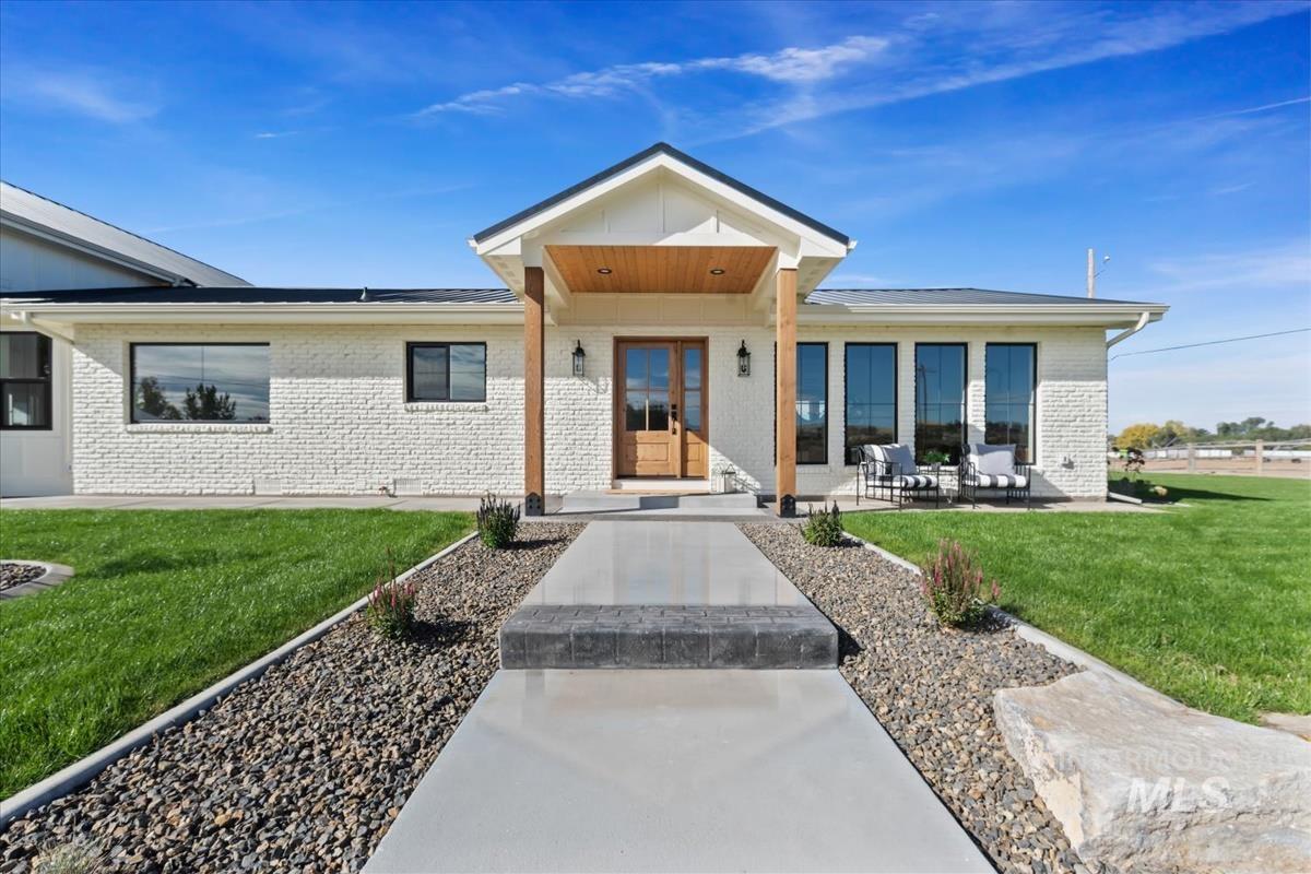 26197 Reed Ln, Wilder, Idaho 83676, 3 Bedrooms, 2.5 Bathrooms, Residential For Sale, Price $815,000, 99003841