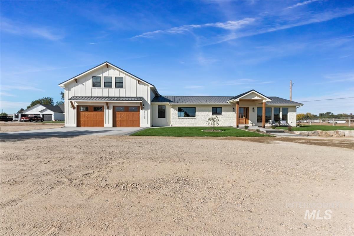 26197 Reed Ln, Wilder, Idaho 83676, 3 Bedrooms, 2.5 Bathrooms, Residential For Sale, Price $815,000, 99003841