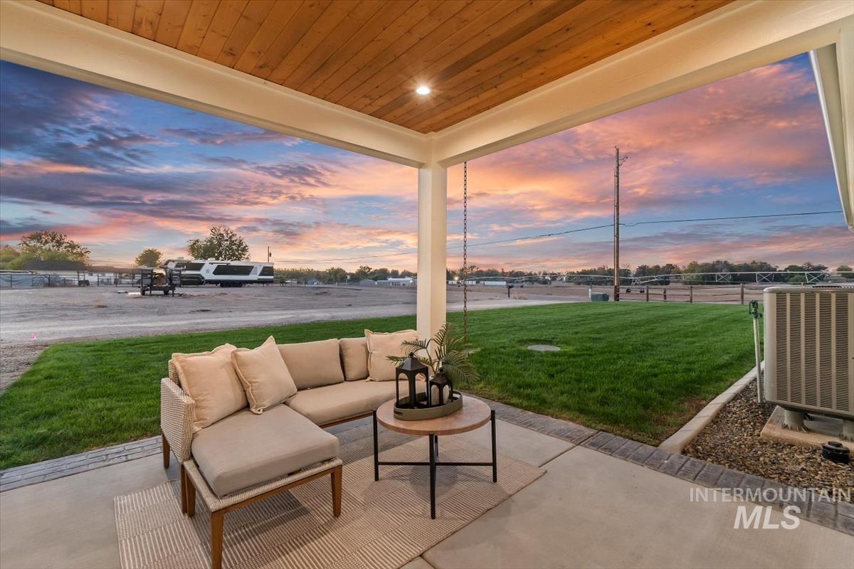 26197 Reed Ln, Wilder, Idaho 83676, 3 Bedrooms, 2.5 Bathrooms, Residential For Sale, Price $815,000, 99003841