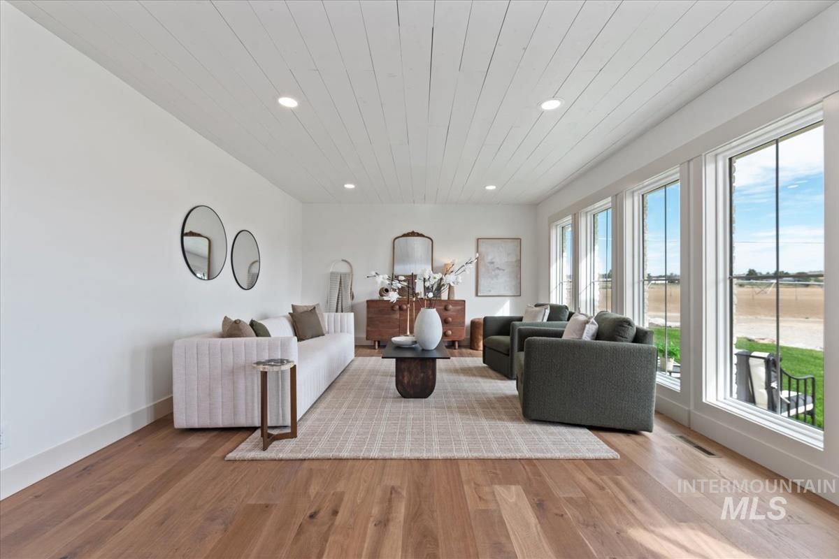 26197 Reed Ln, Wilder, Idaho 83676, 3 Bedrooms, 2.5 Bathrooms, Residential For Sale, Price $815,000, 99003841