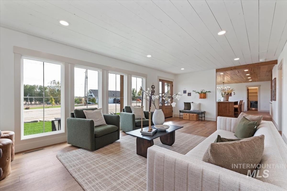 26197 Reed Ln, Wilder, Idaho 83676, 3 Bedrooms, 2.5 Bathrooms, Residential For Sale, Price $815,000, 99003841