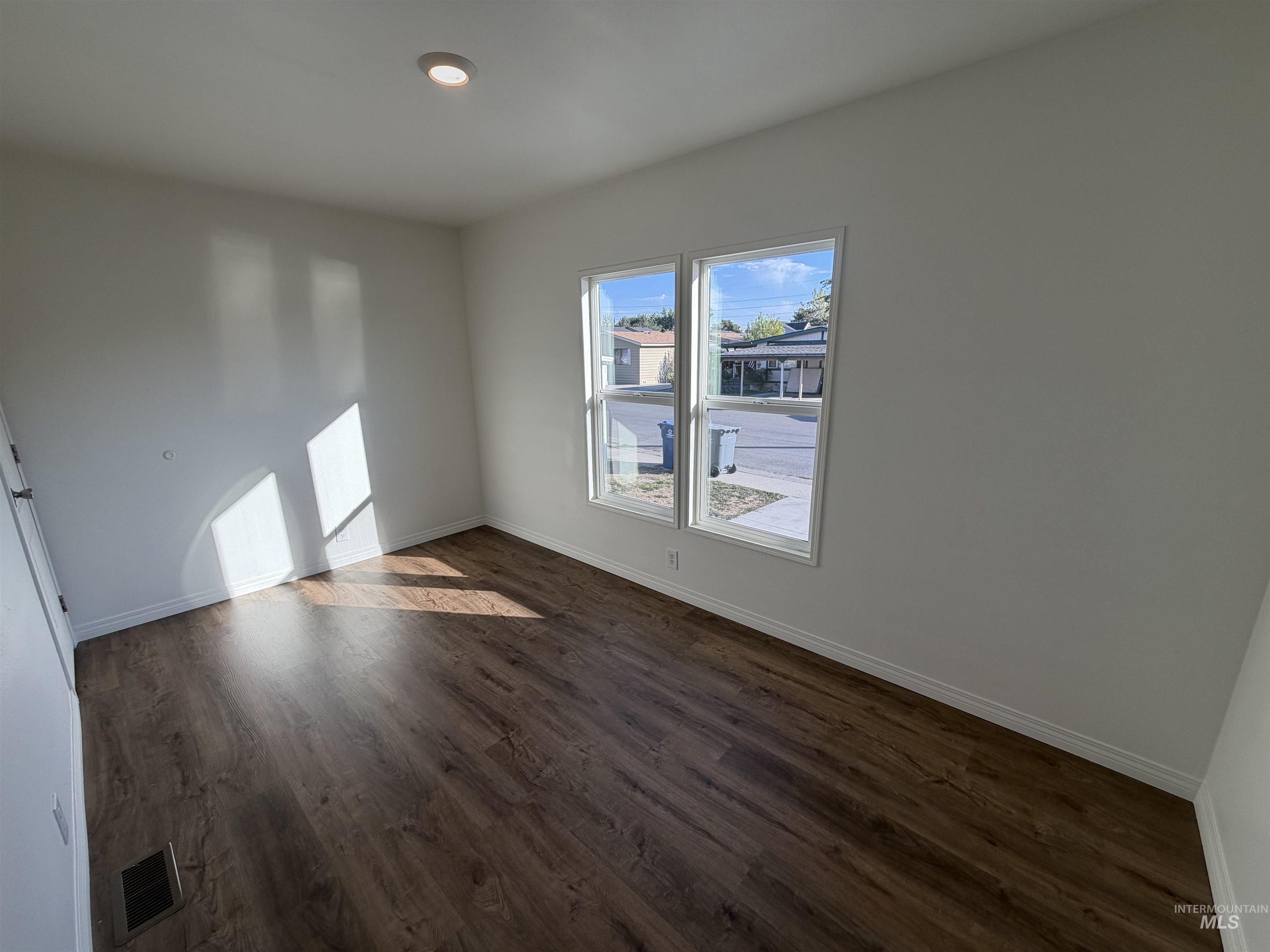 181 N Liberty Street, Boise, Idaho 83704, 3 Bedrooms, 2 Bathrooms, Residential For Sale, Price $99,900,MLS 99003842