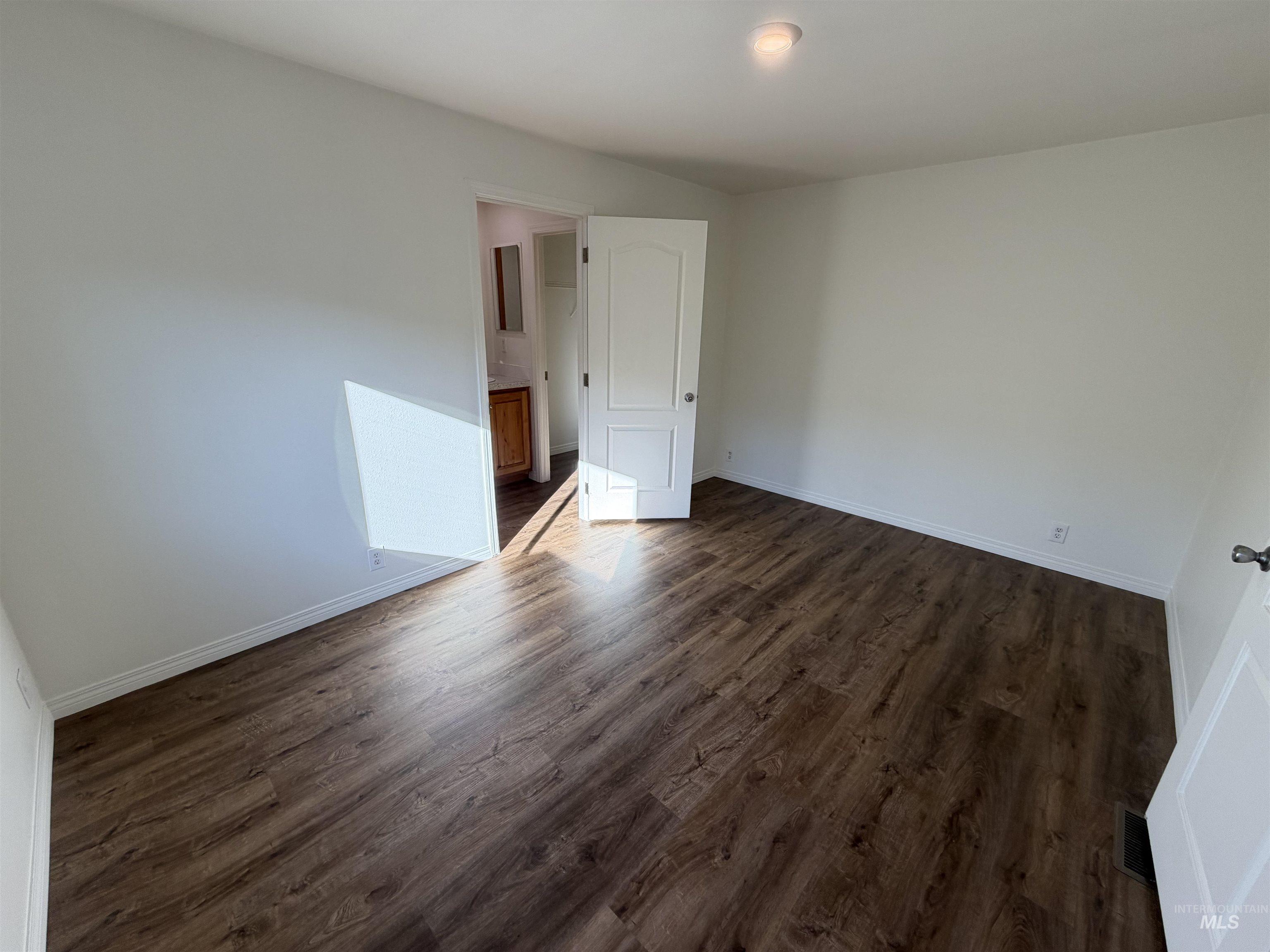 181 N Liberty Street, Boise, Idaho 83704, 3 Bedrooms, 2 Bathrooms, Residential For Sale, Price $99,900,MLS 99003842