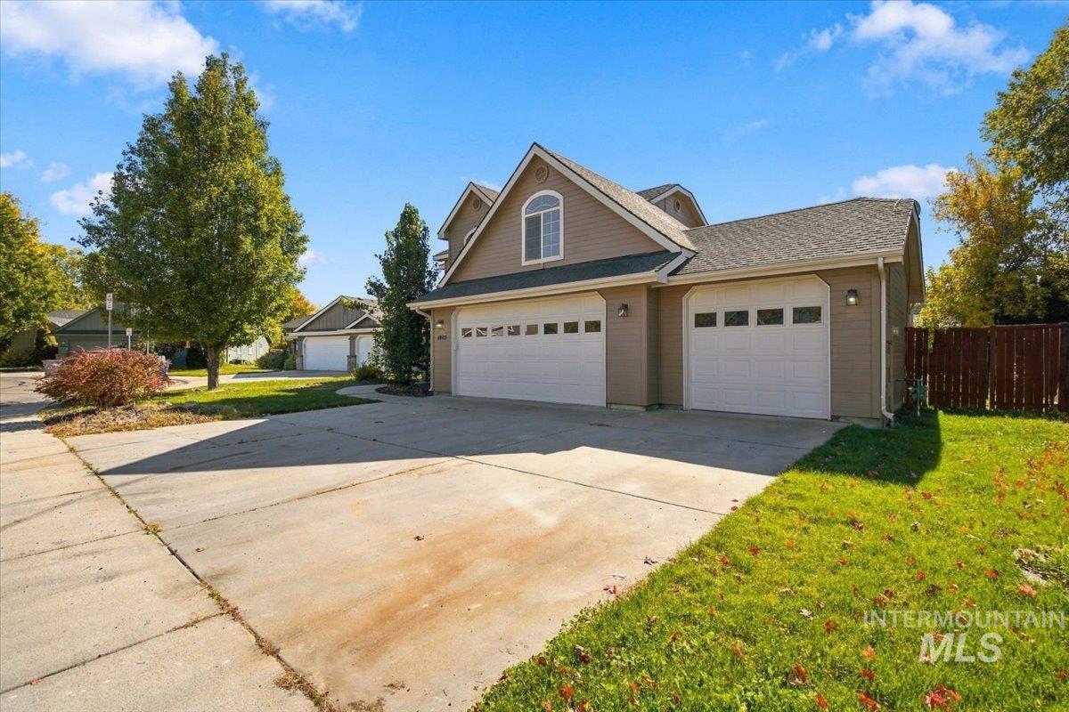 10115 W Aguila Ct, Star, Idaho 83669, 3 Bedrooms, 3 Bathrooms, Residential For Sale, Price $525,000, 99003845