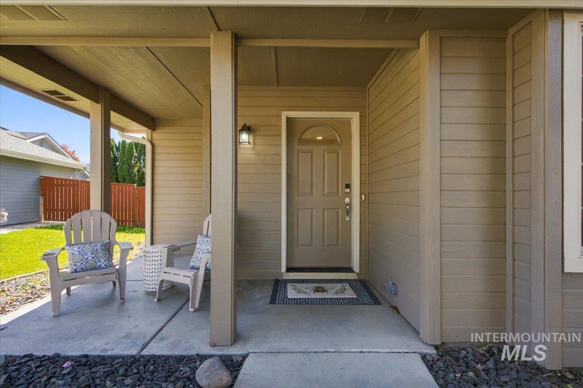 10115 W Aguila Ct, Star, Idaho 83669, 3 Bedrooms, 3 Bathrooms, Residential For Sale, Price $525,000, 99003845