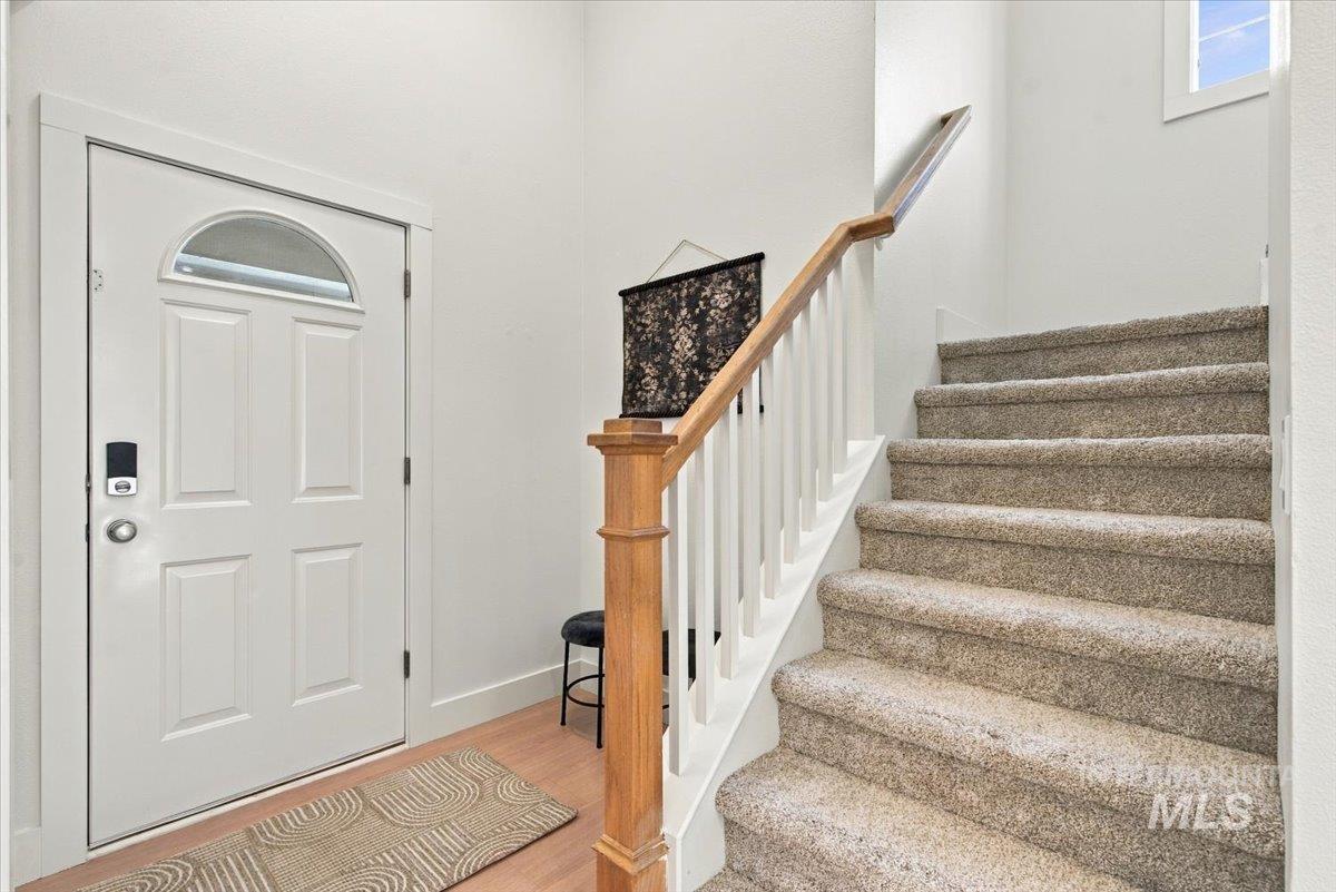 10115 W Aguila Ct, Star, Idaho 83669, 3 Bedrooms, 3 Bathrooms, Residential For Sale, Price $525,000, 99003845