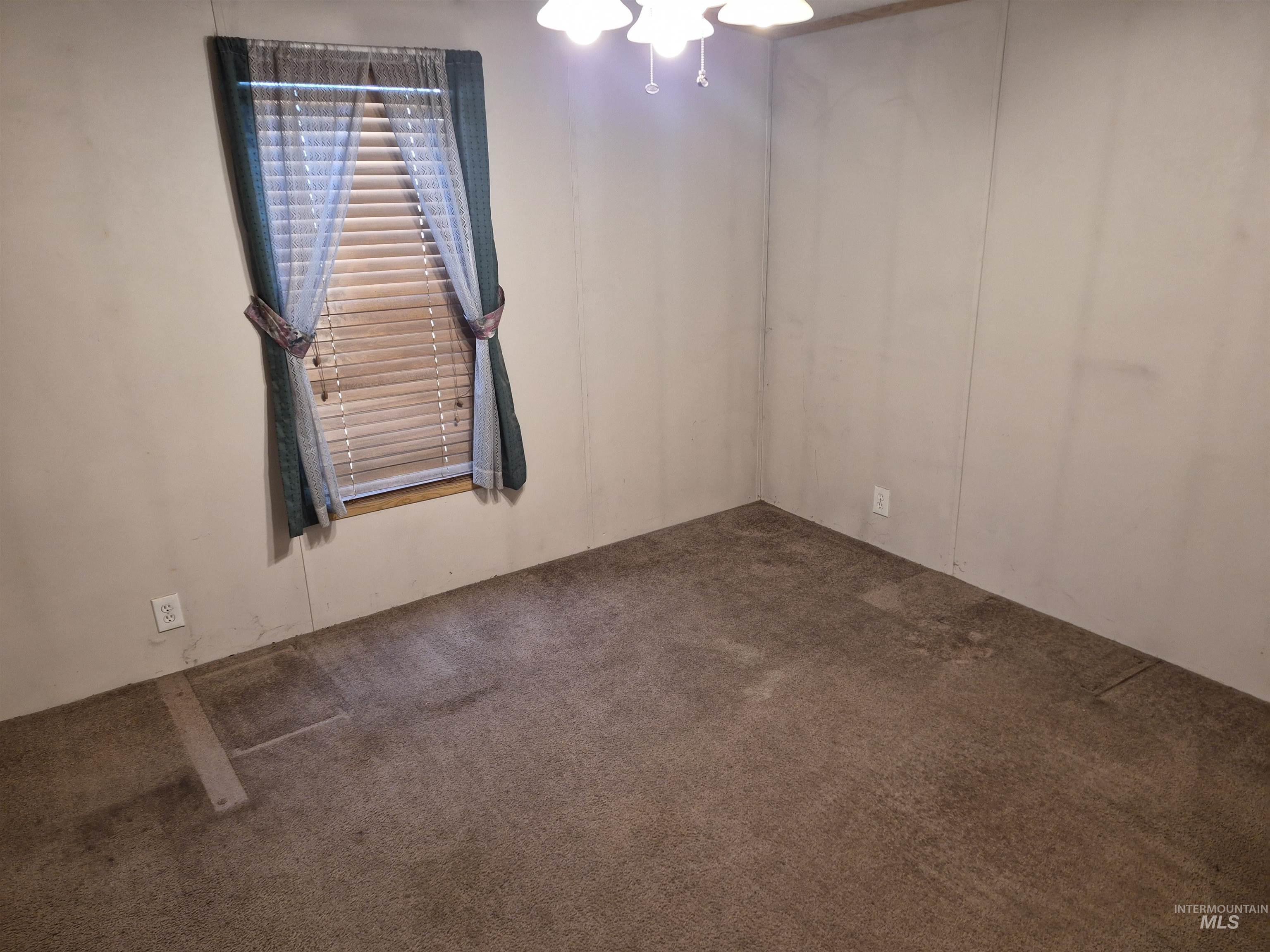 951 W Avalon St, Kuna, Idaho 83634, 3 Bedrooms, 2 Bathrooms, Residential For Sale, Price $99,500,MLS 99003848
