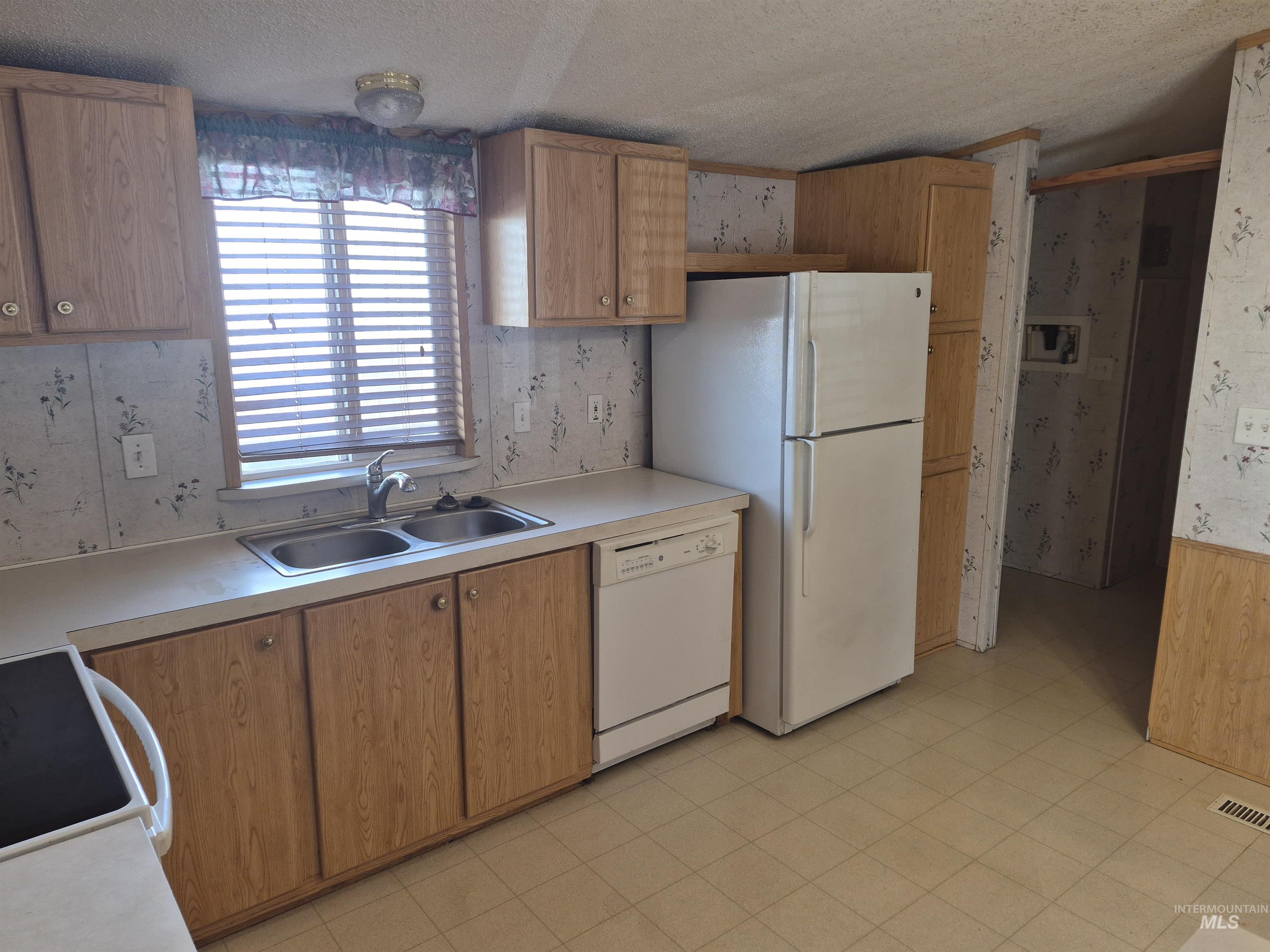 951 W Avalon St, Kuna, Idaho 83634, 3 Bedrooms, 2 Bathrooms, Residential For Sale, Price $99,500,MLS 99003848