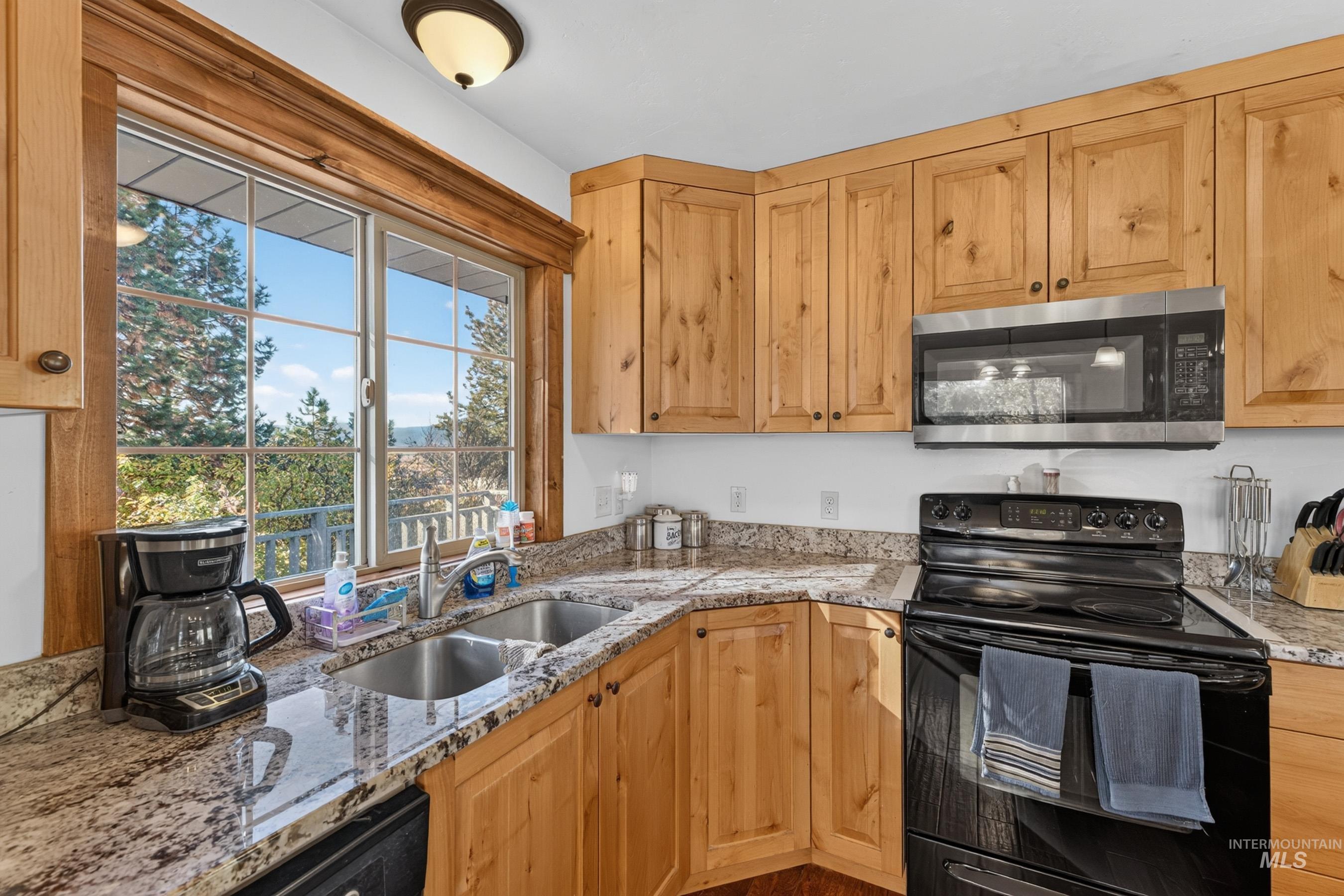43 Johnson Ln., McCall, Idaho 83638, 4 Bedrooms, 2 Bathrooms, Residential For Sale, Price $899,000, 99003854