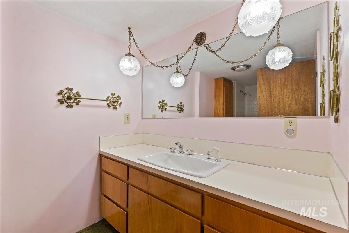 1920 N 15th St., Boise, Idaho 83702, 3 Bedrooms, 1.5 Bathrooms, Residential For Sale, Price $575,000, 99003859