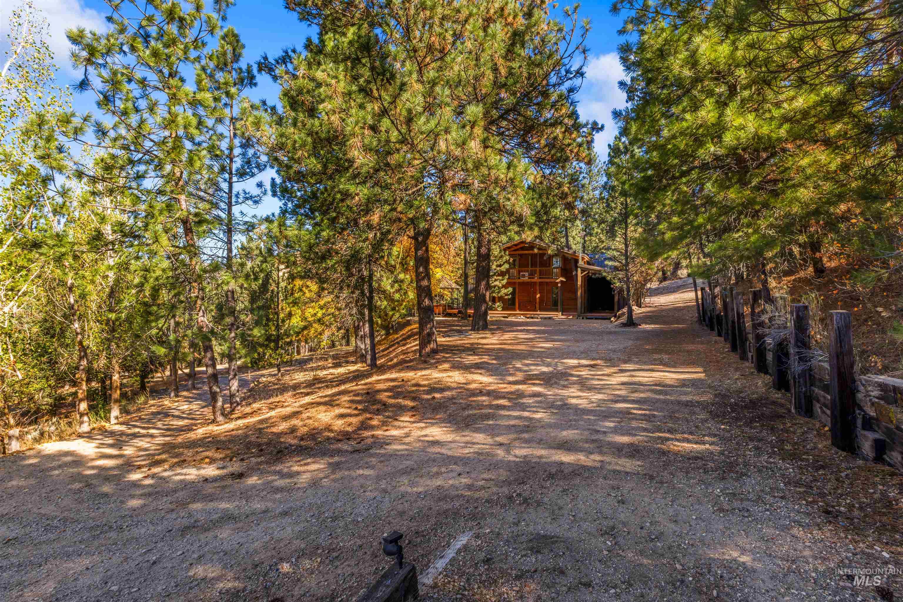 417 Rimview Drive, Boise, Idaho 83716, 3 Bedrooms, 3 Bathrooms, Residential For Sale, Price $950,000,MLS 99003863